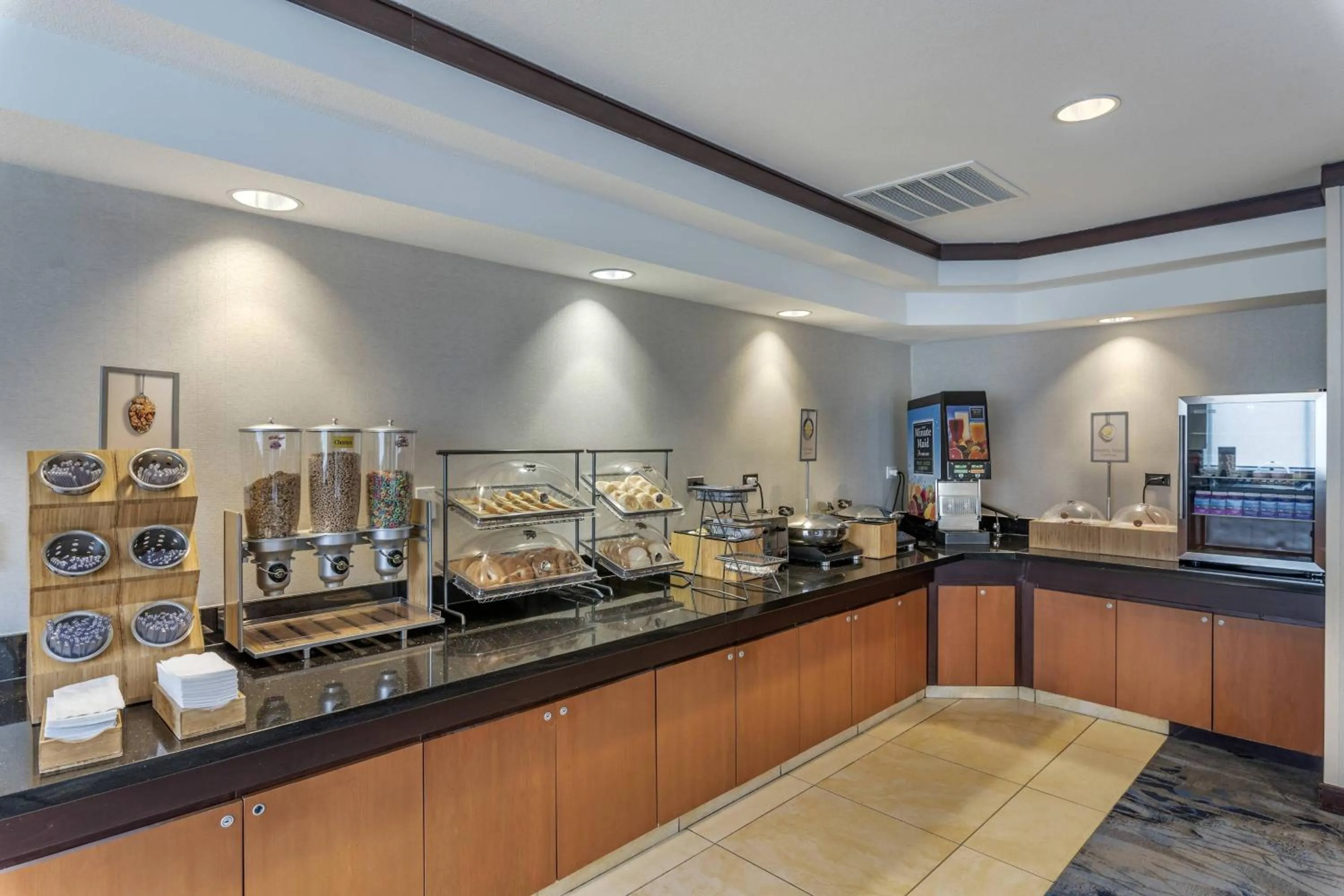 Breakfast in Fairfield Inn & Suites by Marriott Texarkana