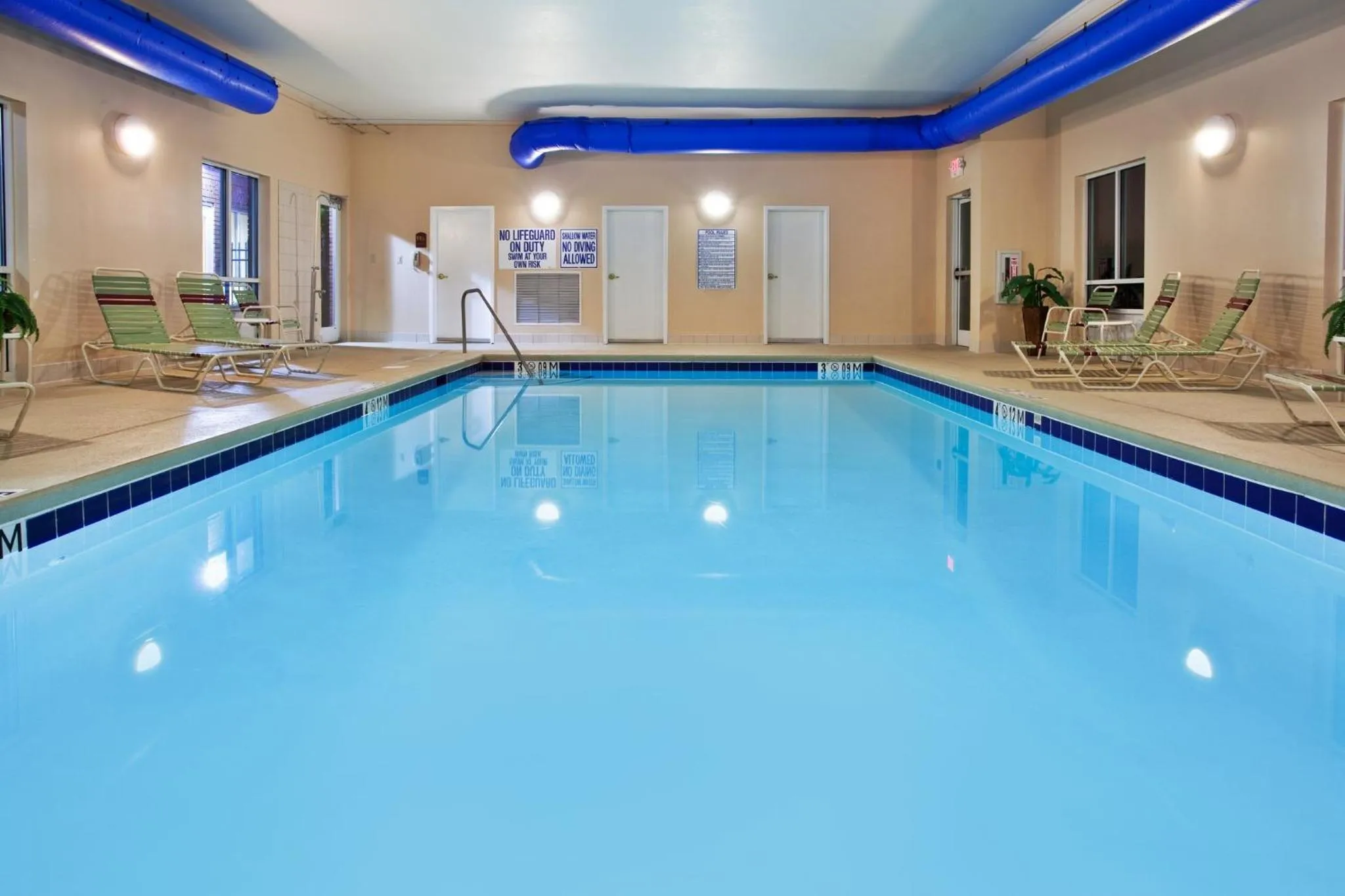 Swimming pool in Holiday Inn Express & Suites Greenville-I-85 & Woodruff Rd by IHG