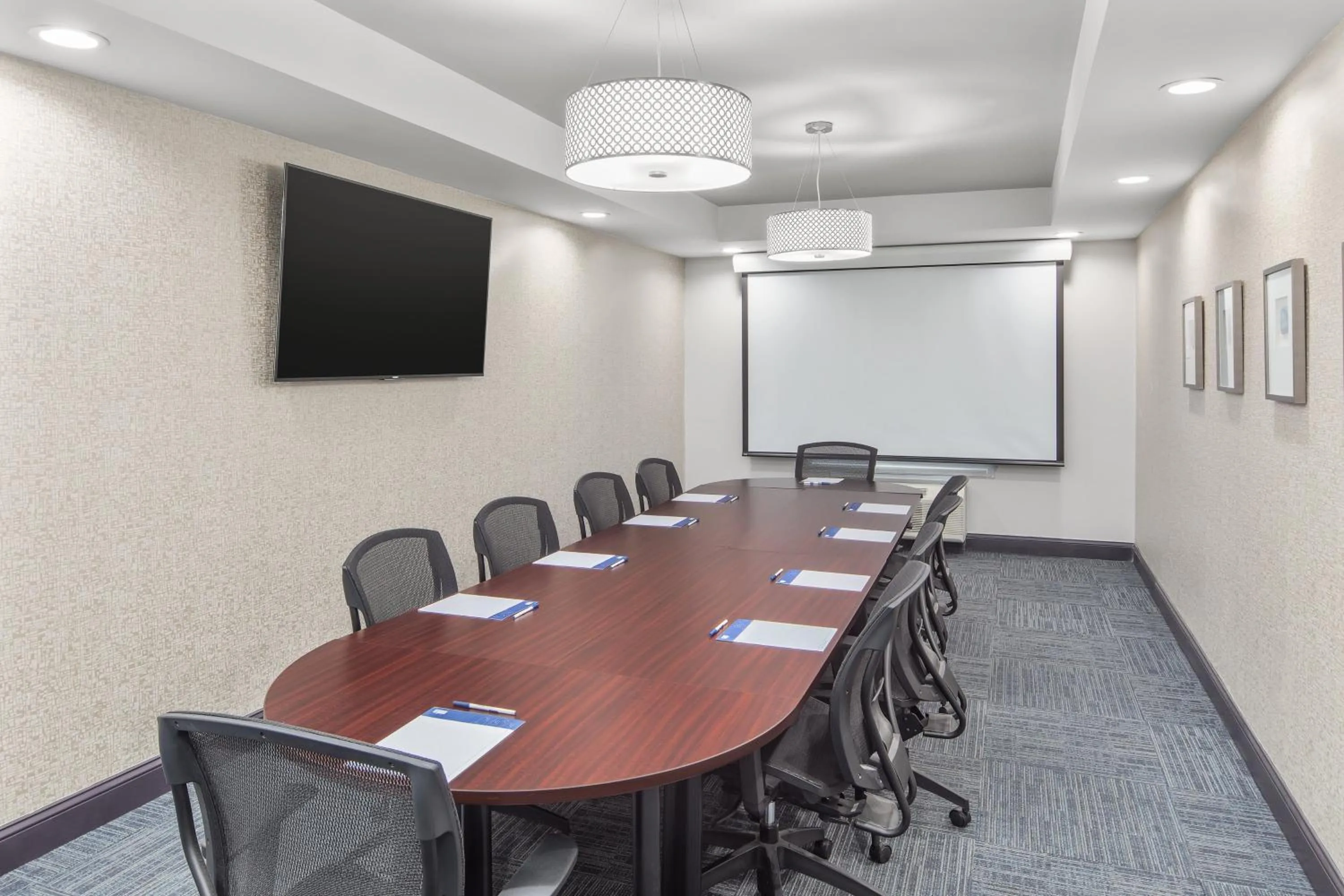 Meeting/conference room in Holiday Inn Express & Suites Greenville-I-85 & Woodruff Rd by IHG