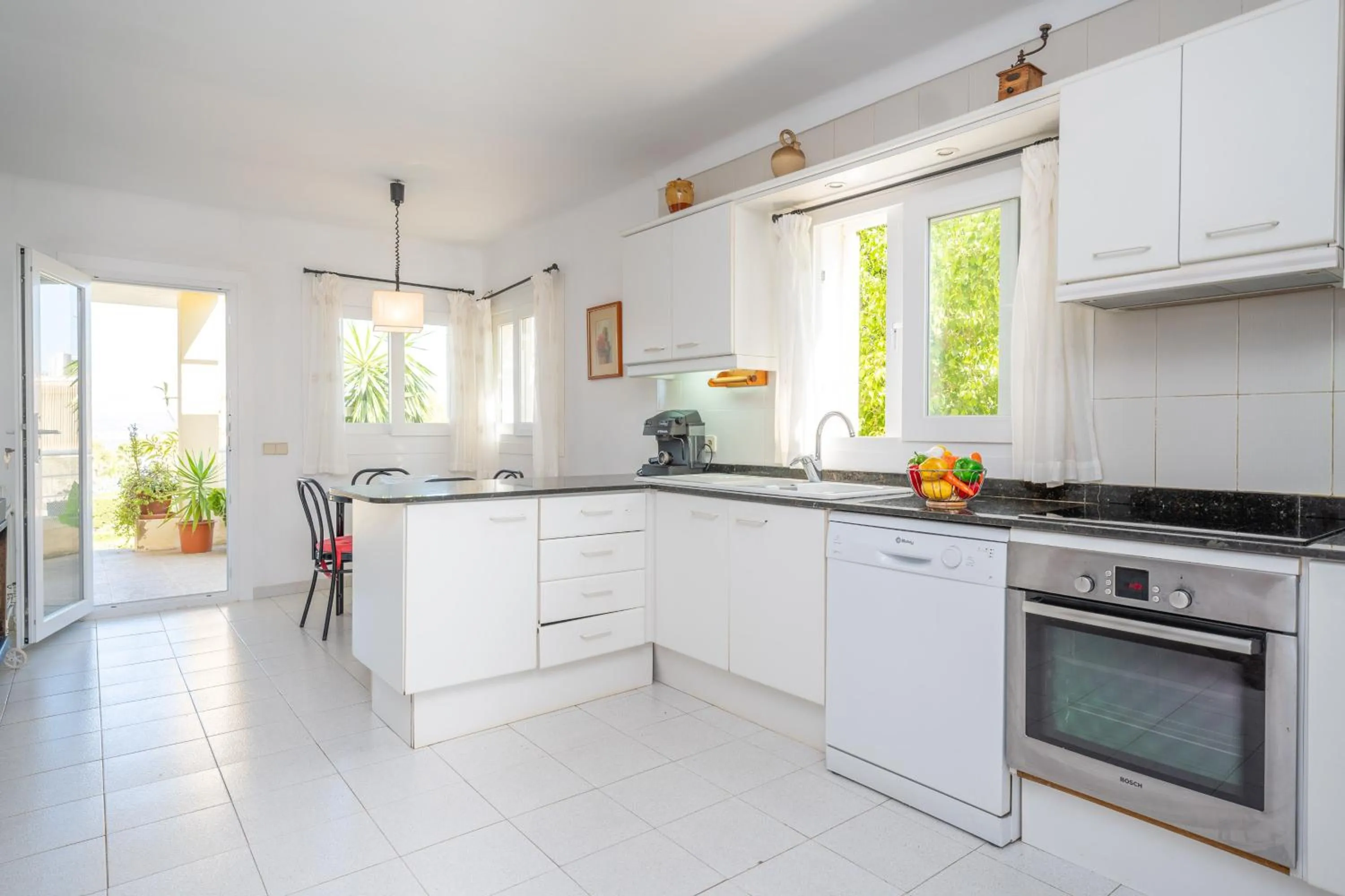 Kitchen or kitchenette in Villa Berry