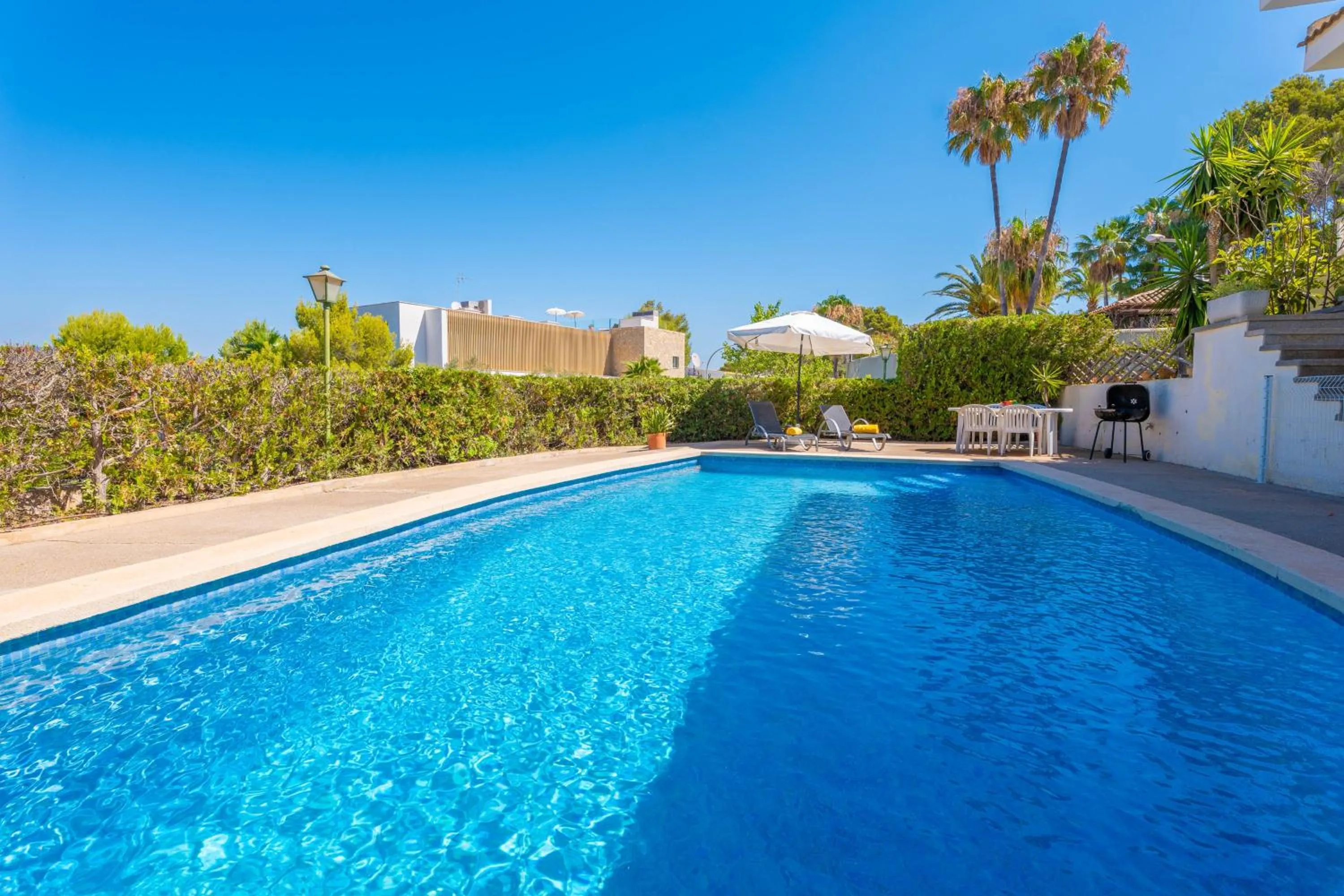 Swimming pool in Villa Berry