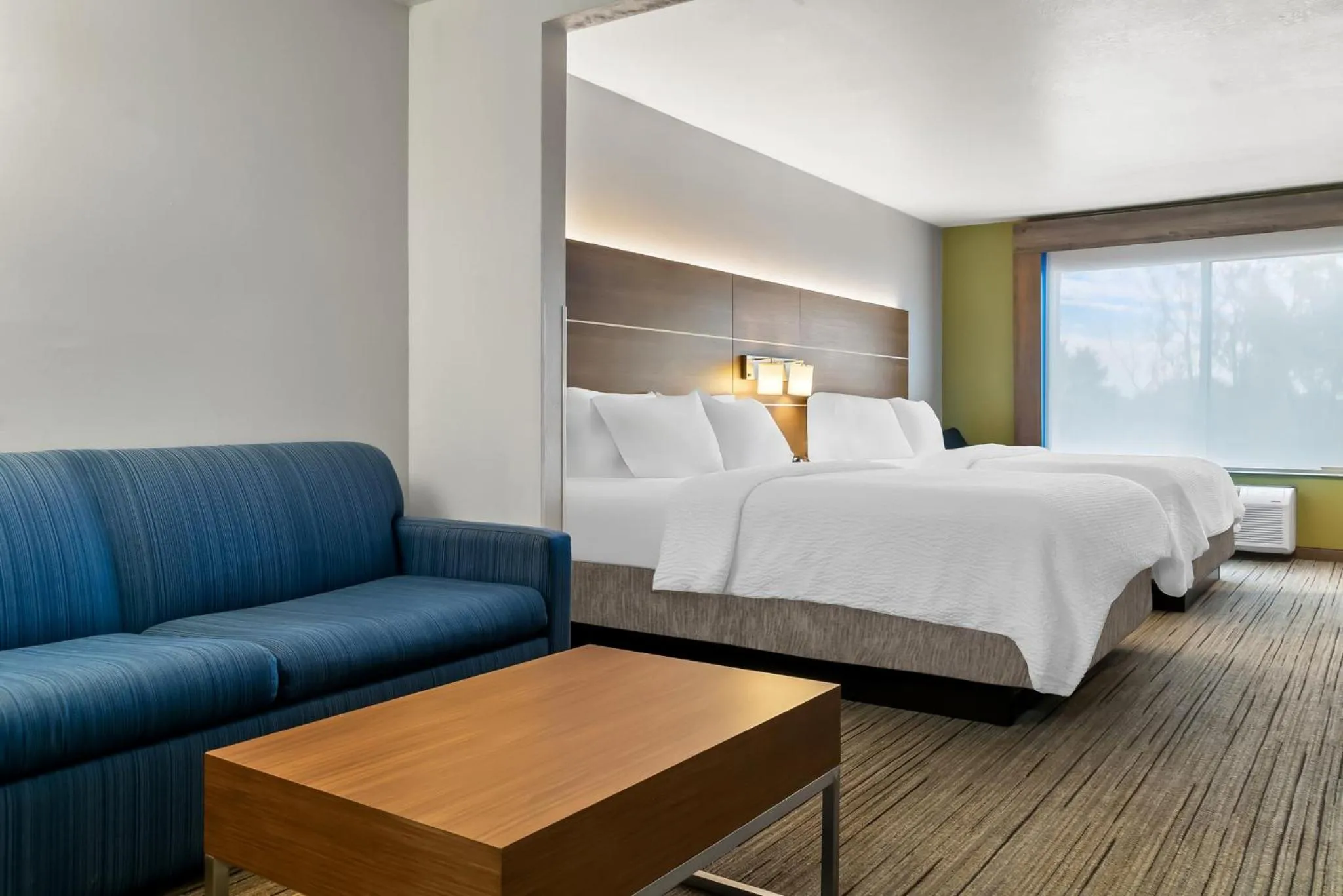 Photo of the whole room, Bed in Holiday Inn Express Hotel & Suites Marion by IHG