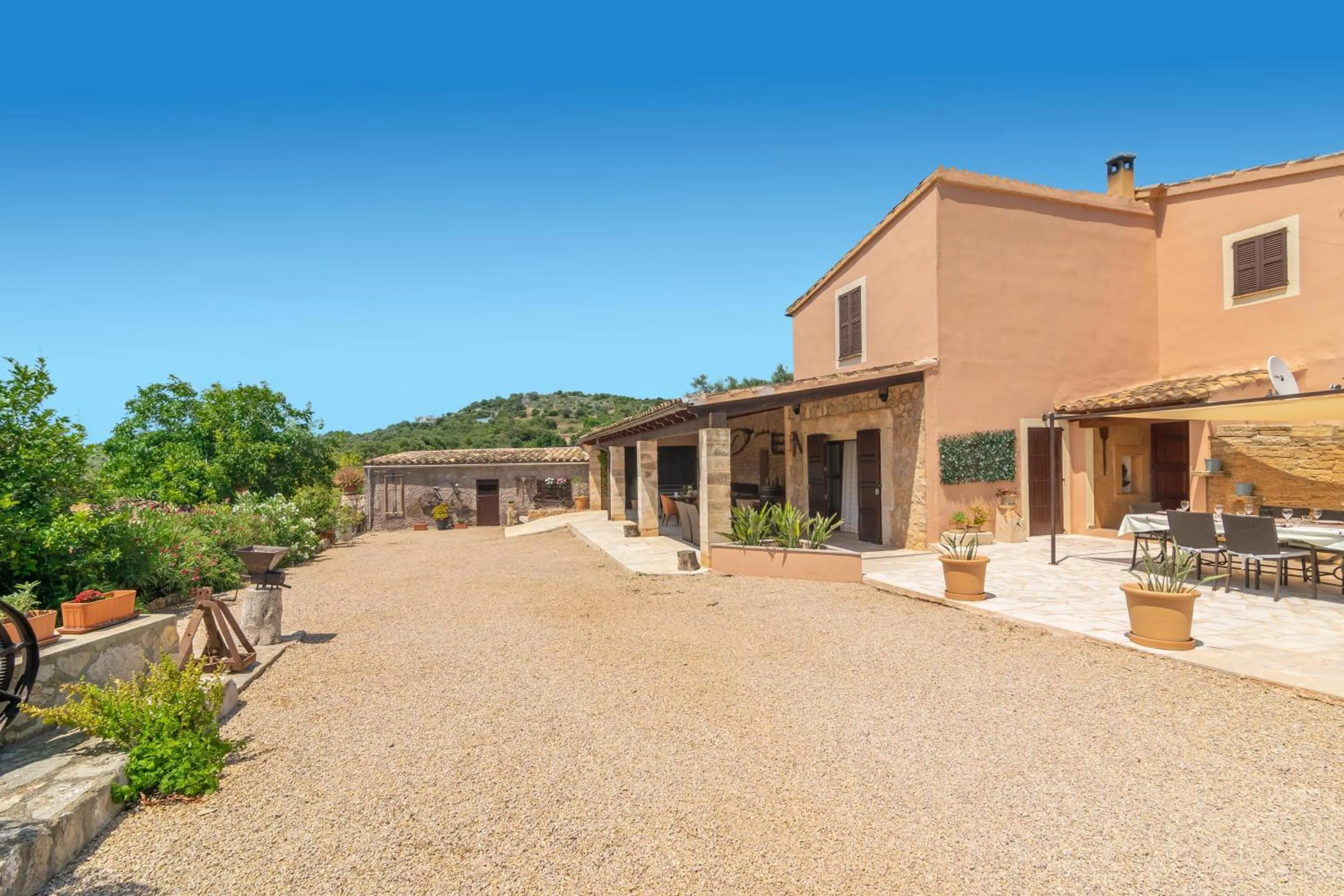 Facade/entrance in 3 C'an Boto