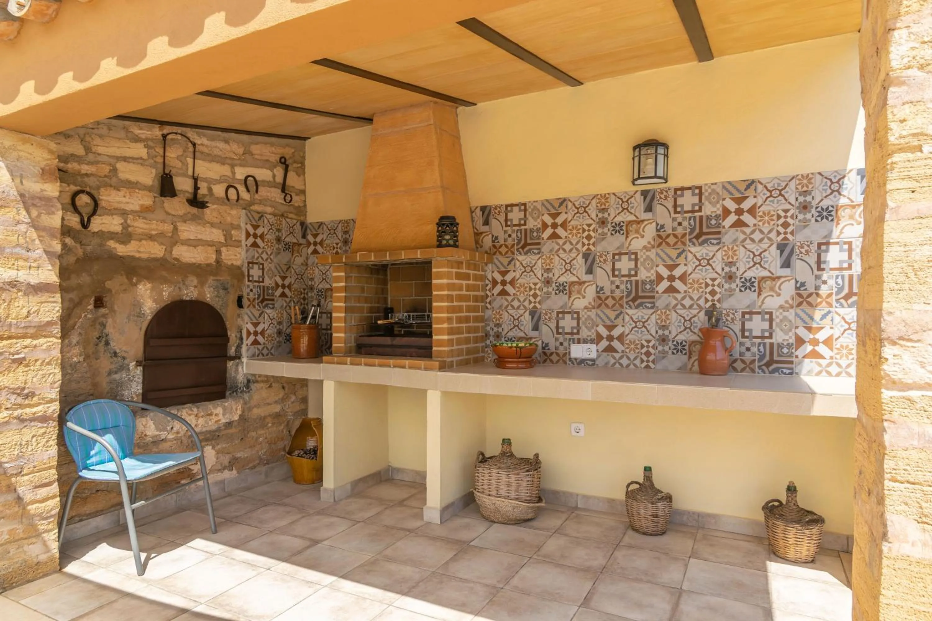 BBQ facilities in 3 C'an Boto