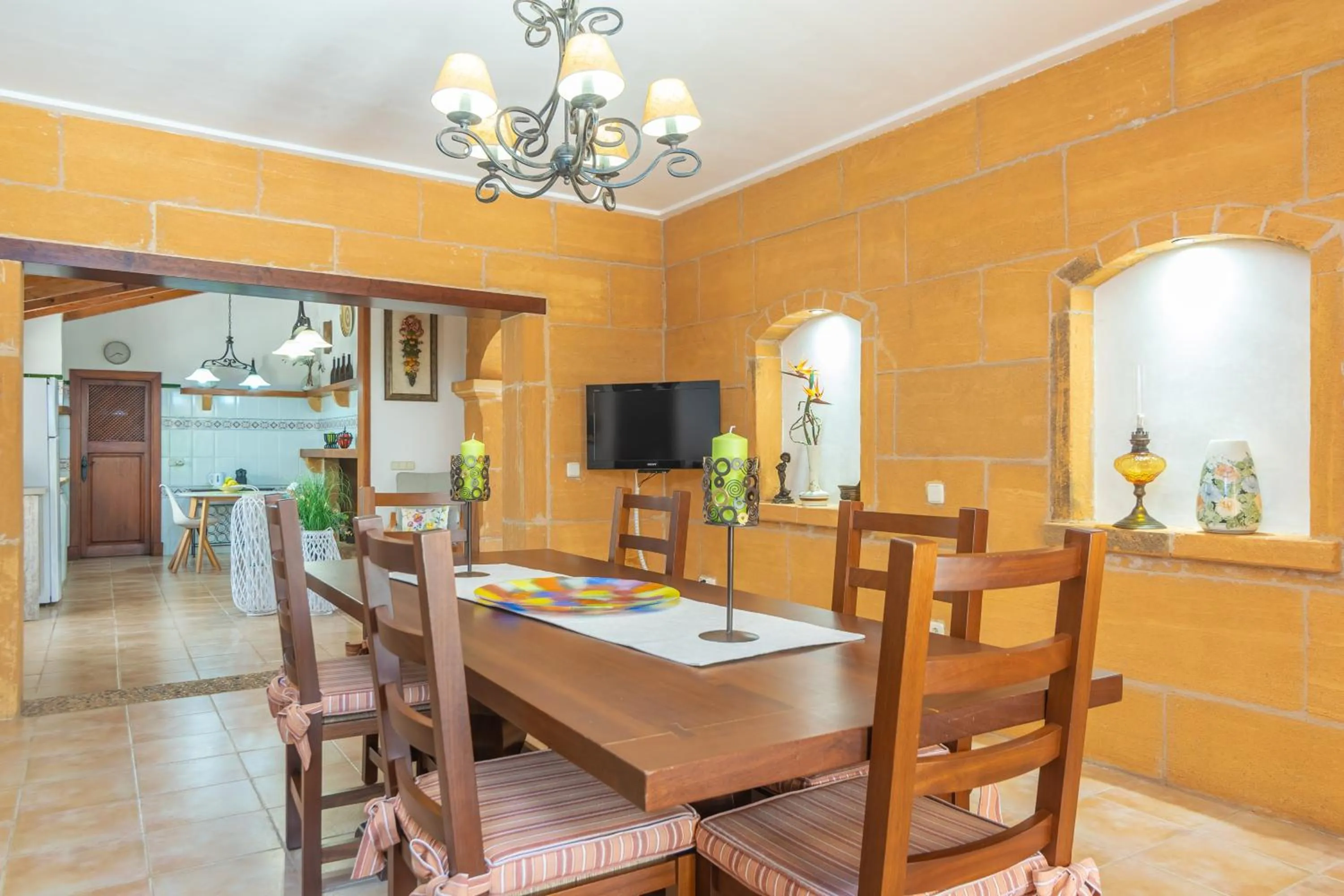 Dining area in 3 C'an Boto