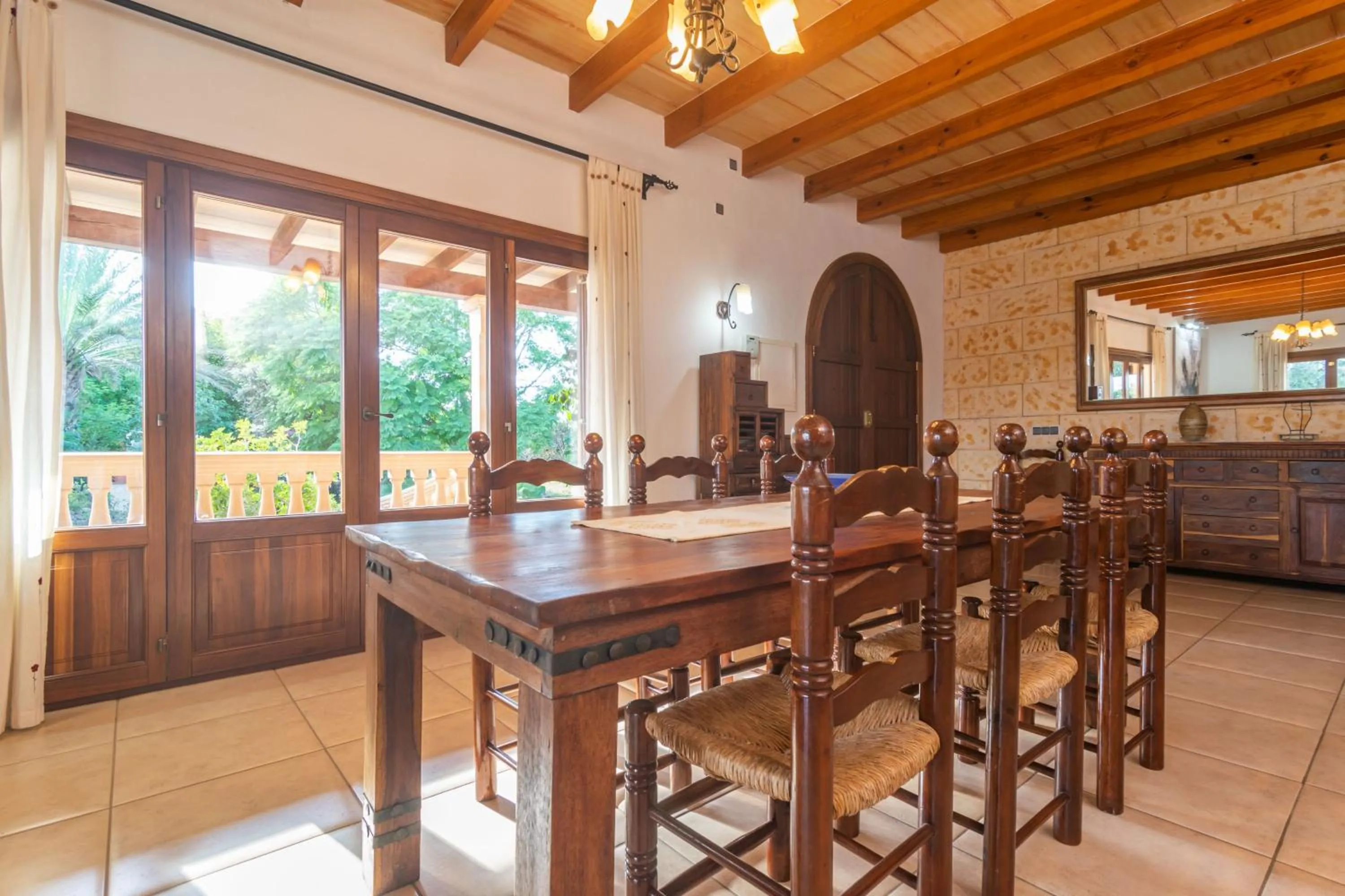 Dining area in Ca'n Berguins