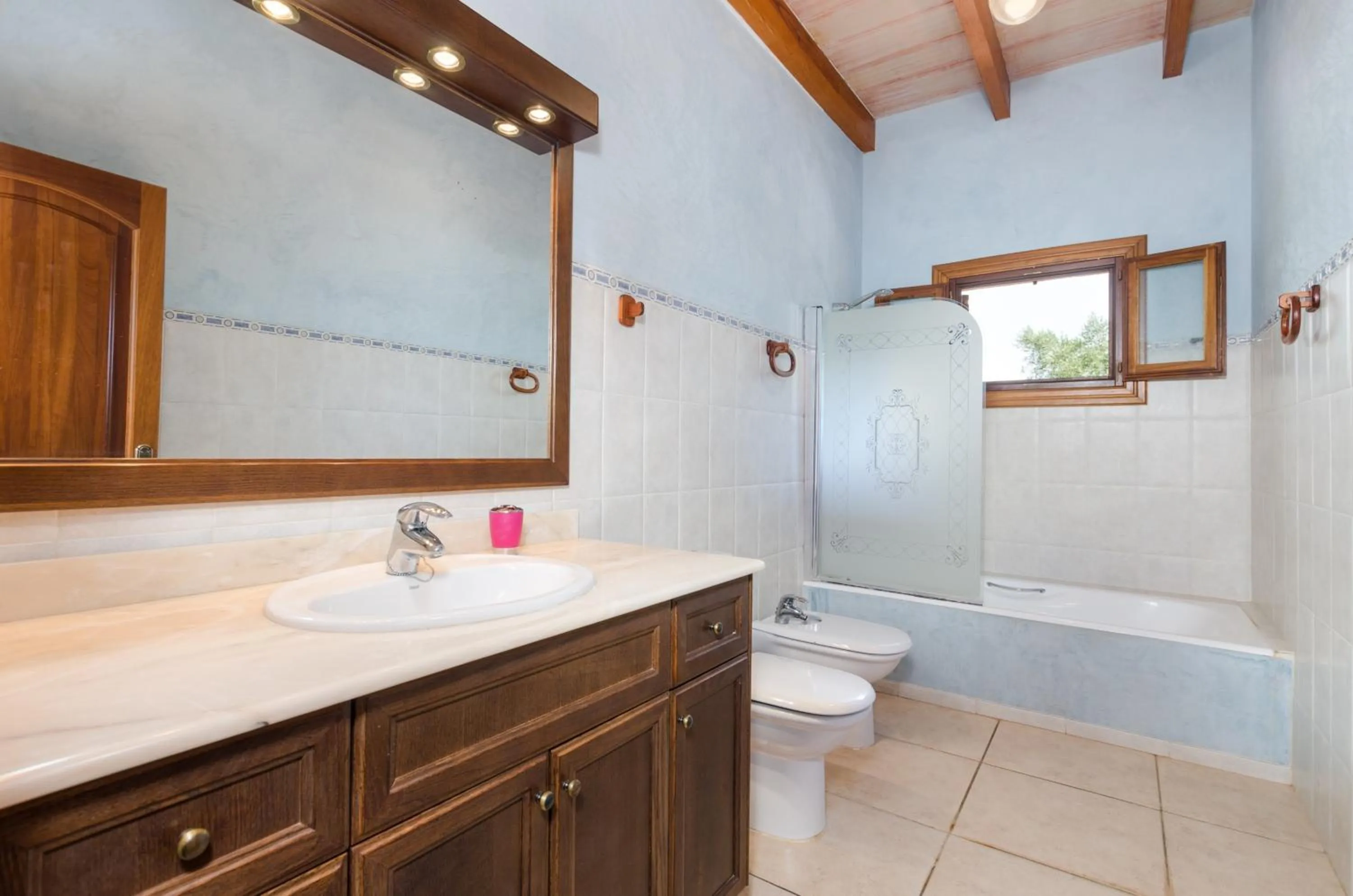 Bathroom in Ca'n Berguins