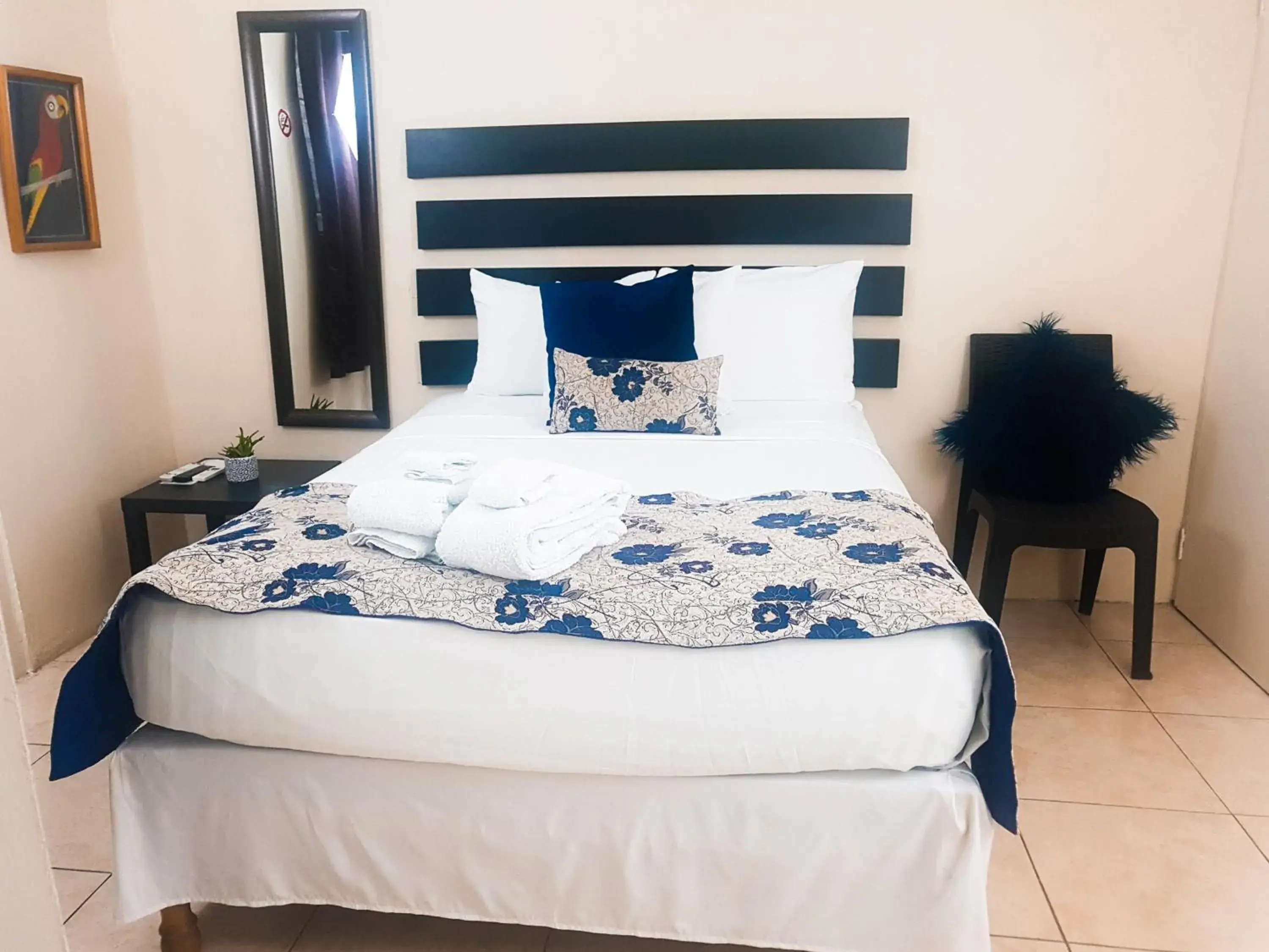 Budget Double Room in Eventuality B&B New Kingston Budget Double Room in Eventuality B&B New Kingston