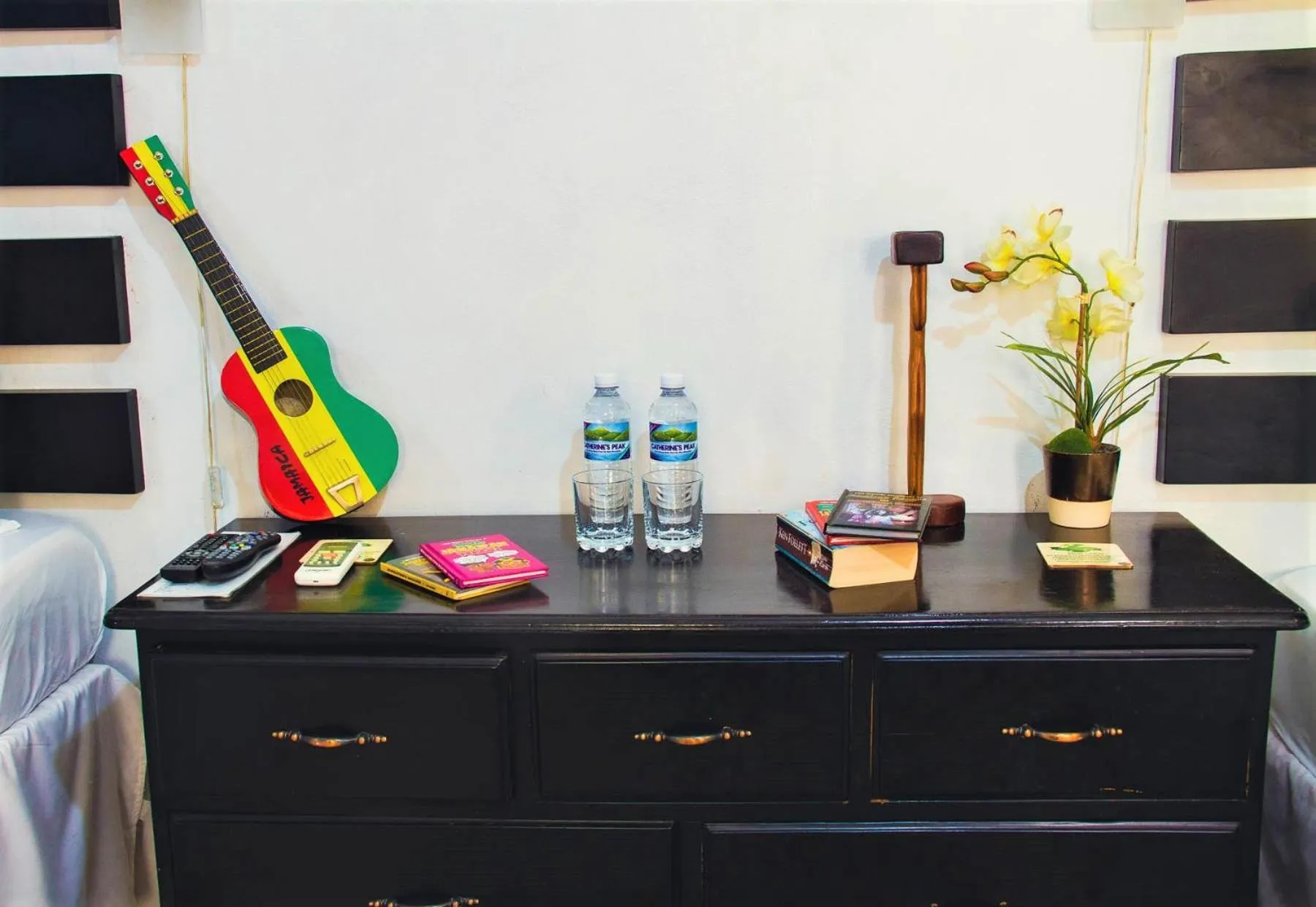 Decorative detail in Eventuality B&B New Kingston