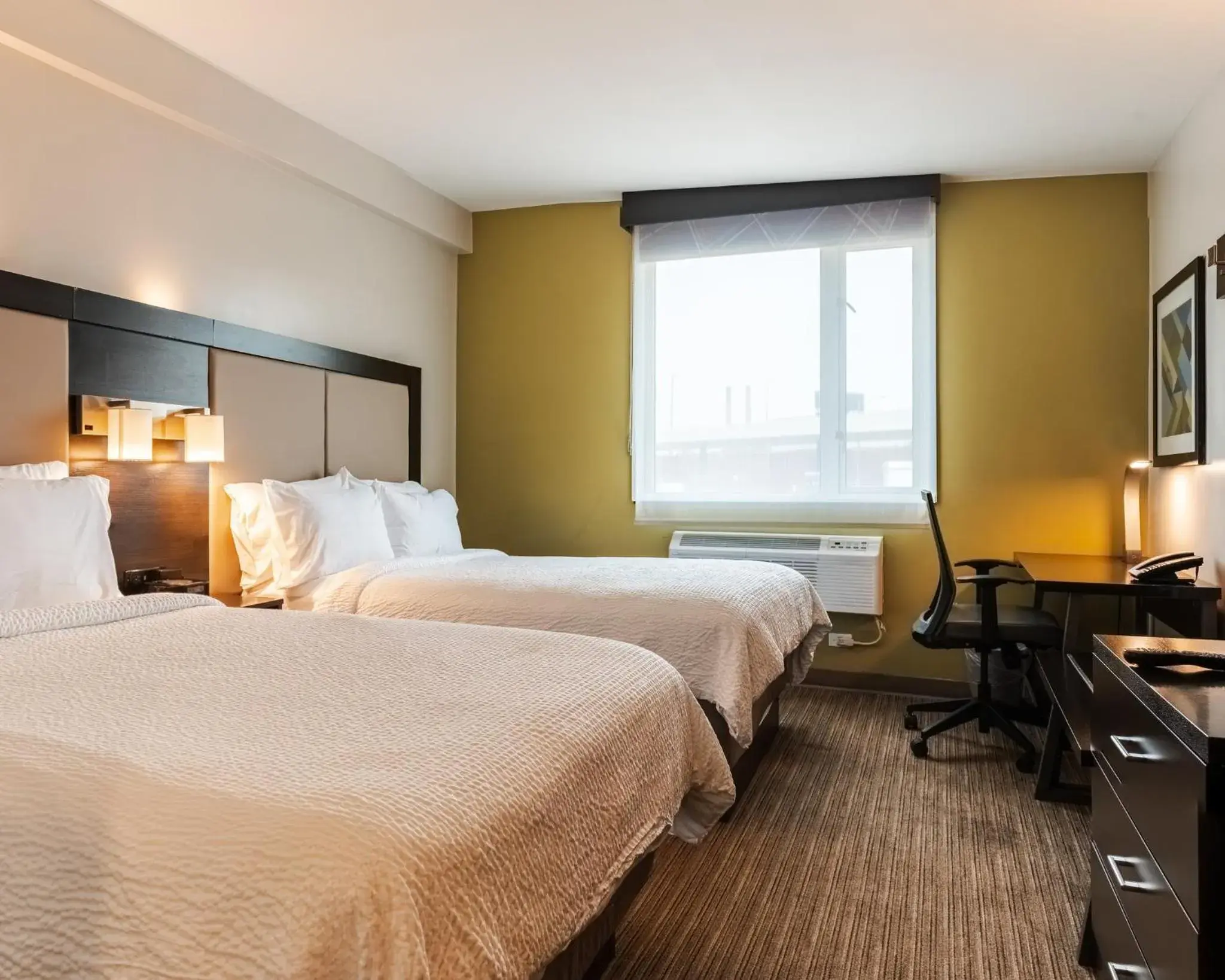 Photo of the whole room, Bed in Holiday Inn Express Maspeth by IHG Photo of the whole room, Bed in Holiday Inn Express Maspeth by IHG