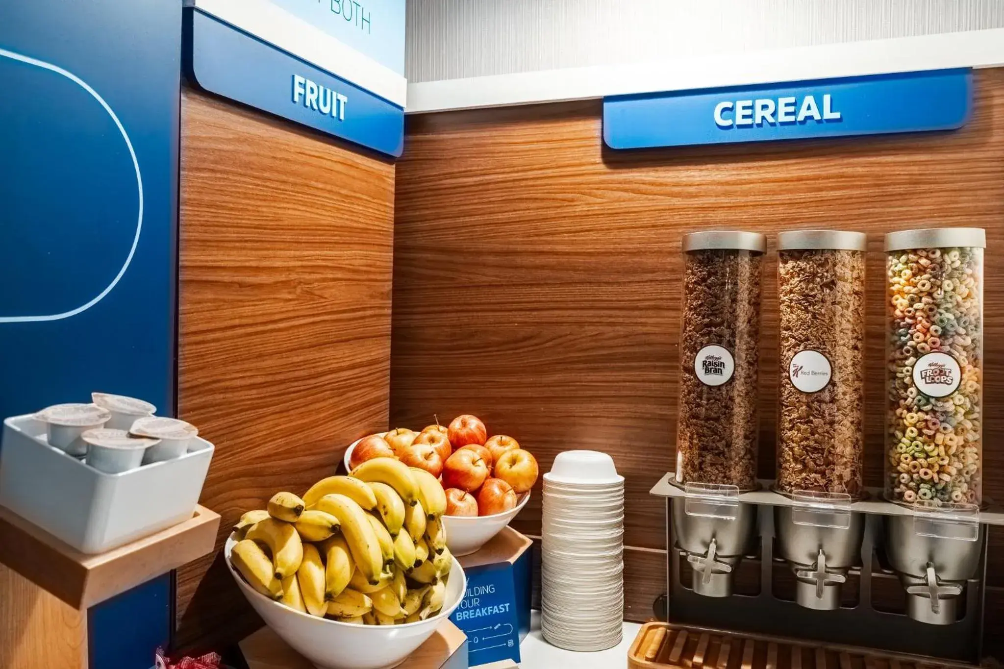 Restaurant/places to eat in Holiday Inn Express Maspeth by IHG Restaurant/places to eat in Holiday Inn Express Maspeth by IHG