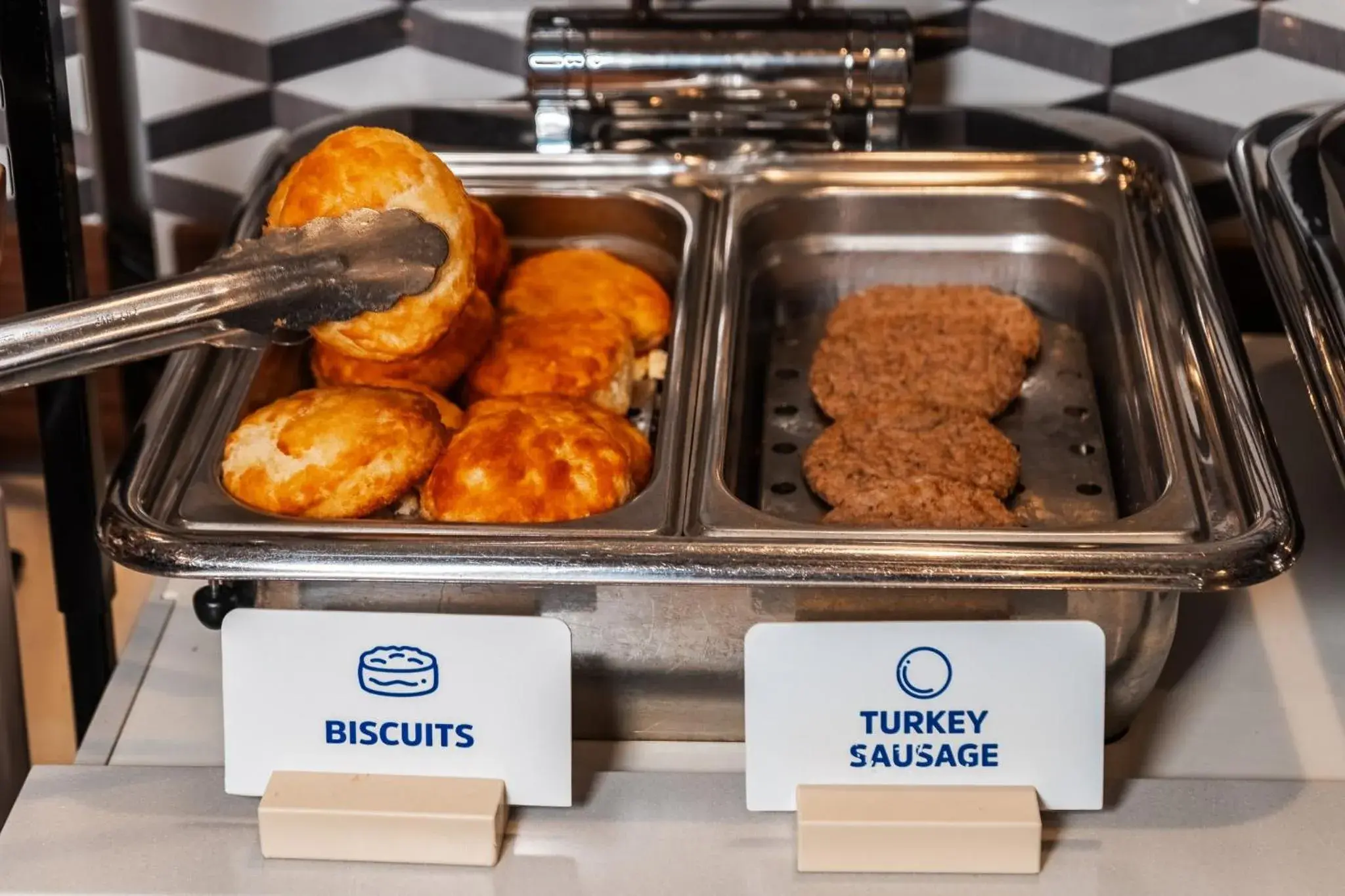 Restaurant/places to eat in Holiday Inn Express Maspeth by IHG Restaurant/places to eat in Holiday Inn Express Maspeth by IHG