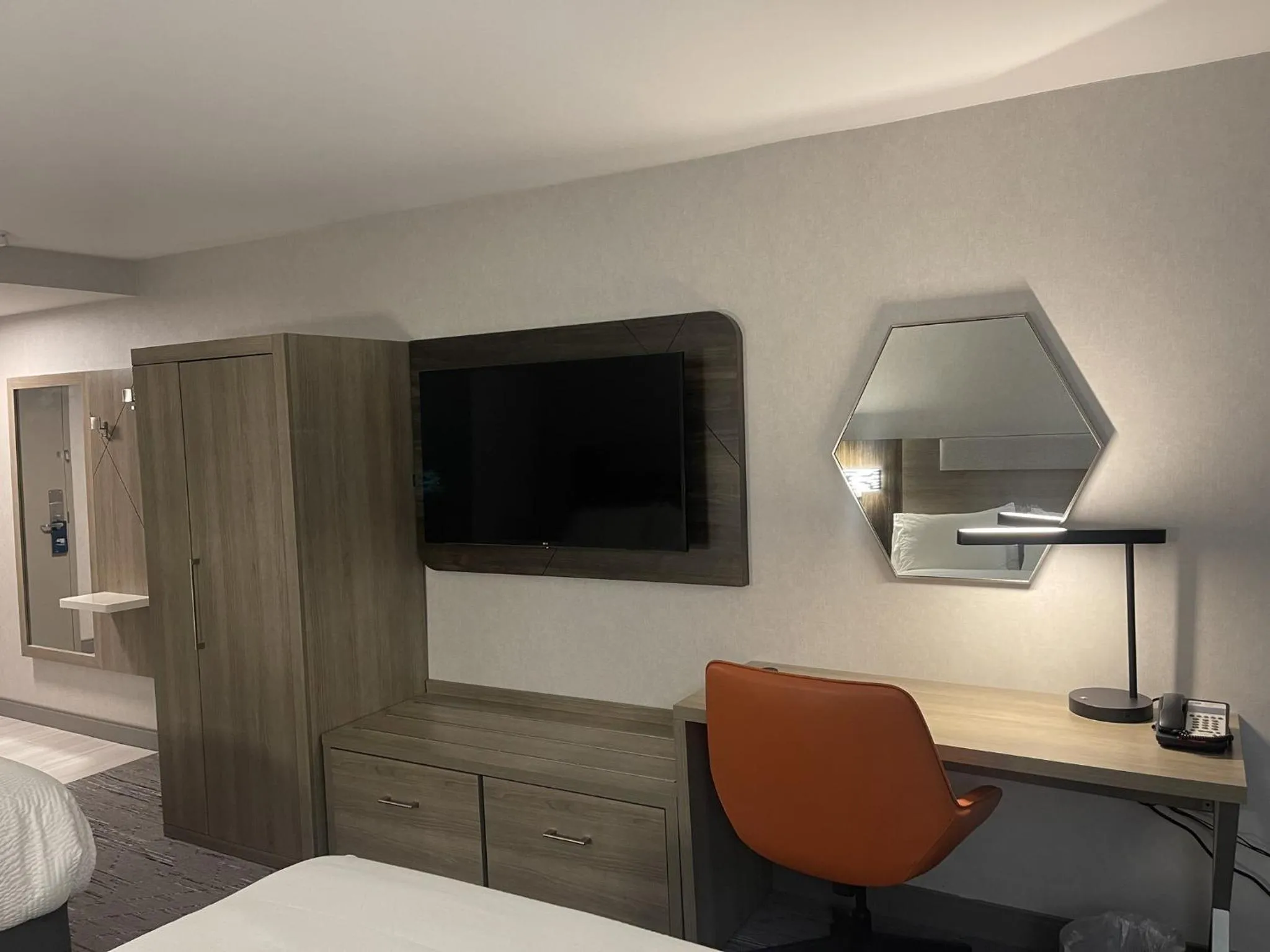 Photo of the whole room, Bed in Holiday Inn Express Hotel & Suites Brattleboro by IHG