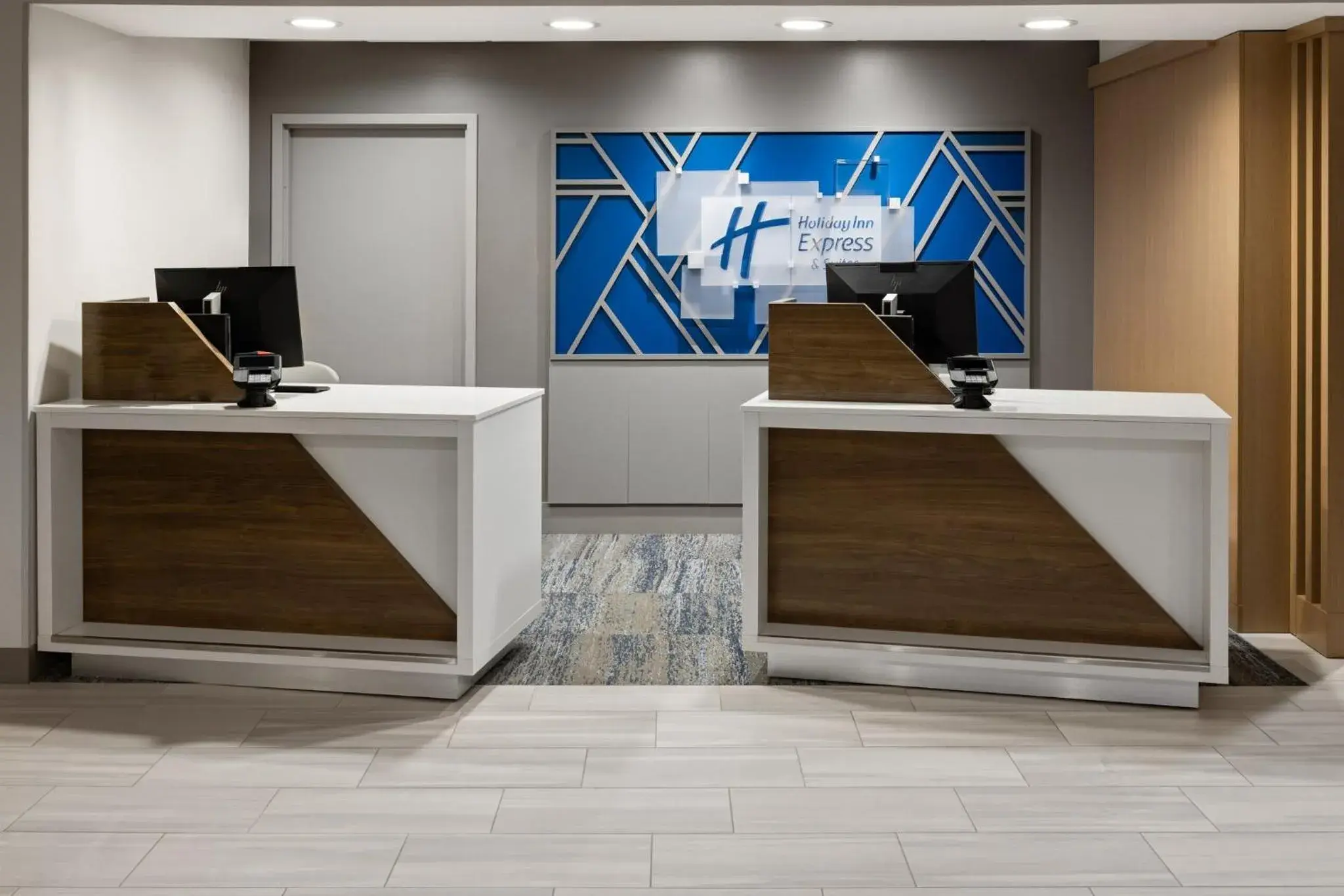 Property building in Holiday Inn Express Hotel & Suites Brattleboro by IHG Property building in Holiday Inn Express Hotel & Suites Brattleboro by IHG