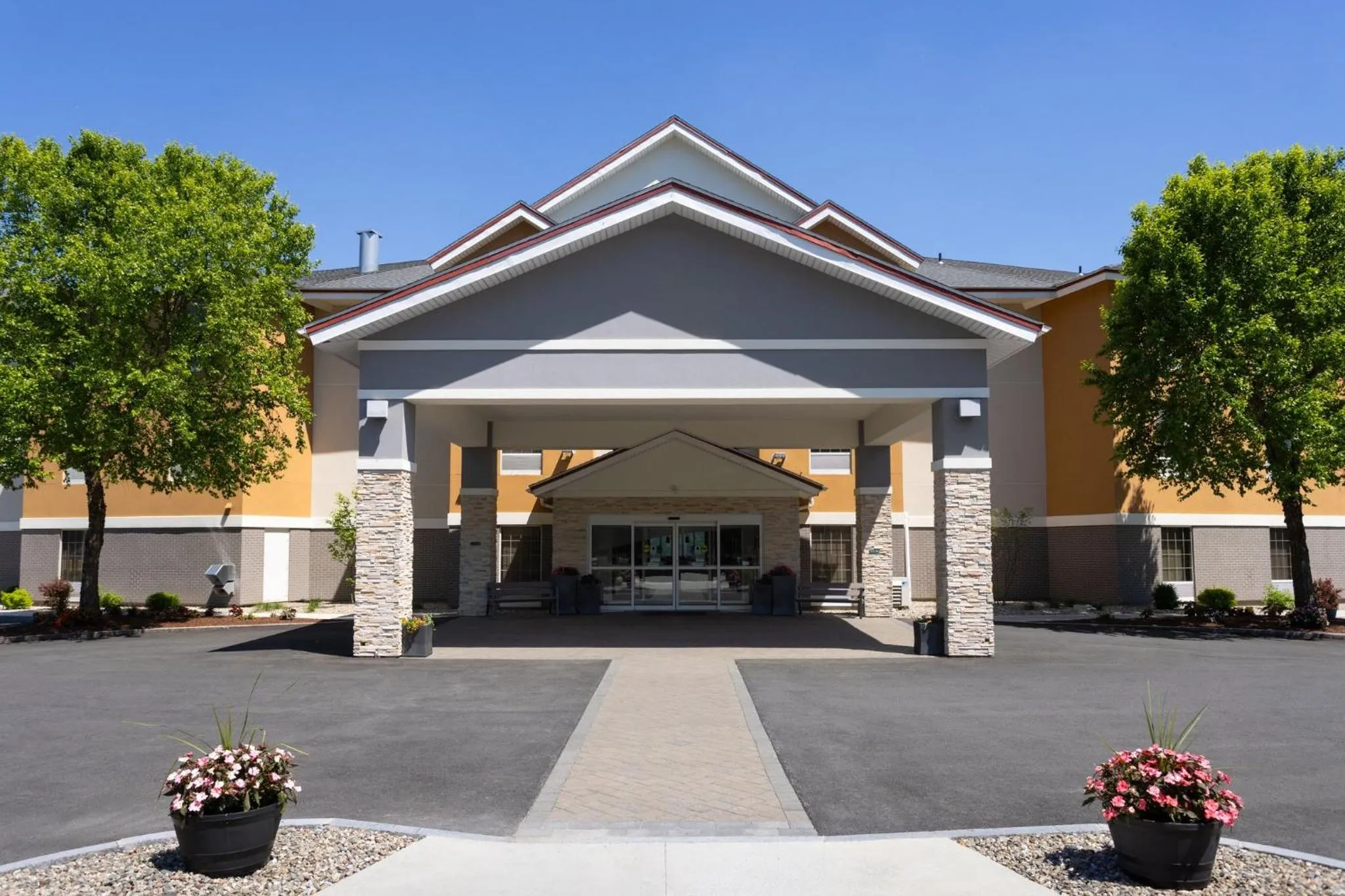Property building in Holiday Inn Express Hotel & Suites Brattleboro by IHG