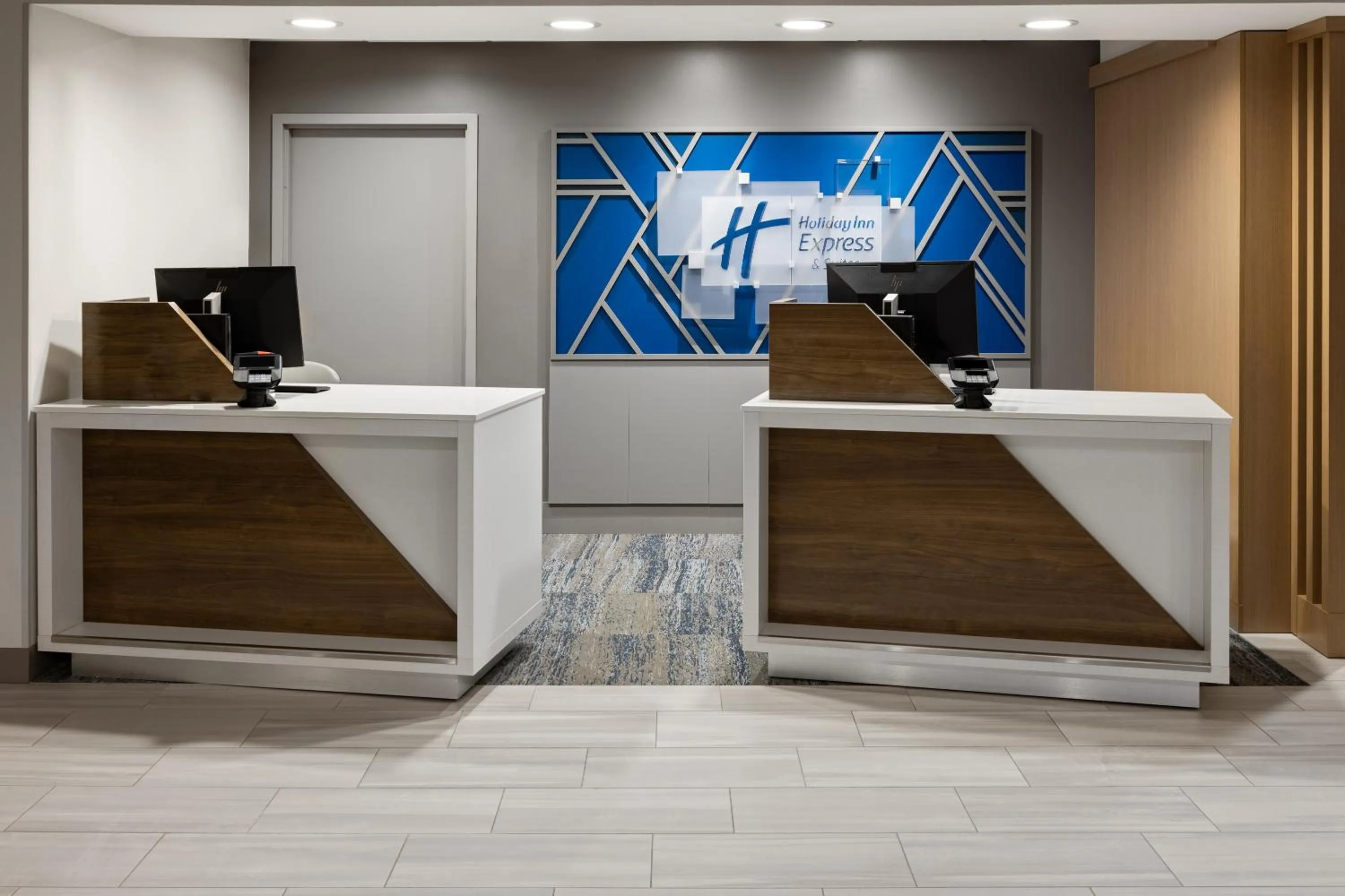 Lobby or reception in Holiday Inn Express Hotel & Suites Brattleboro by IHG