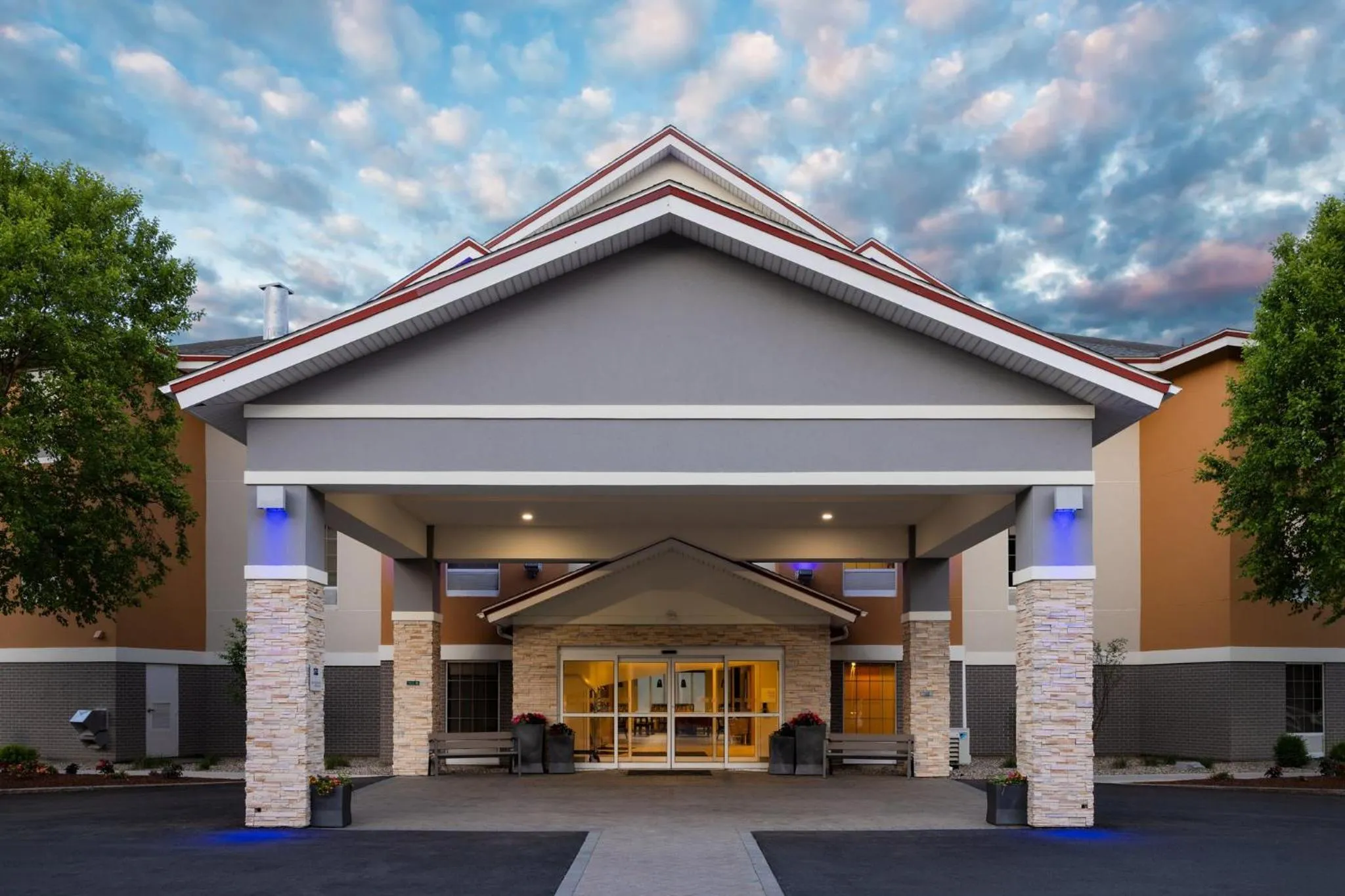 Property building in Holiday Inn Express Hotel & Suites Brattleboro by IHG