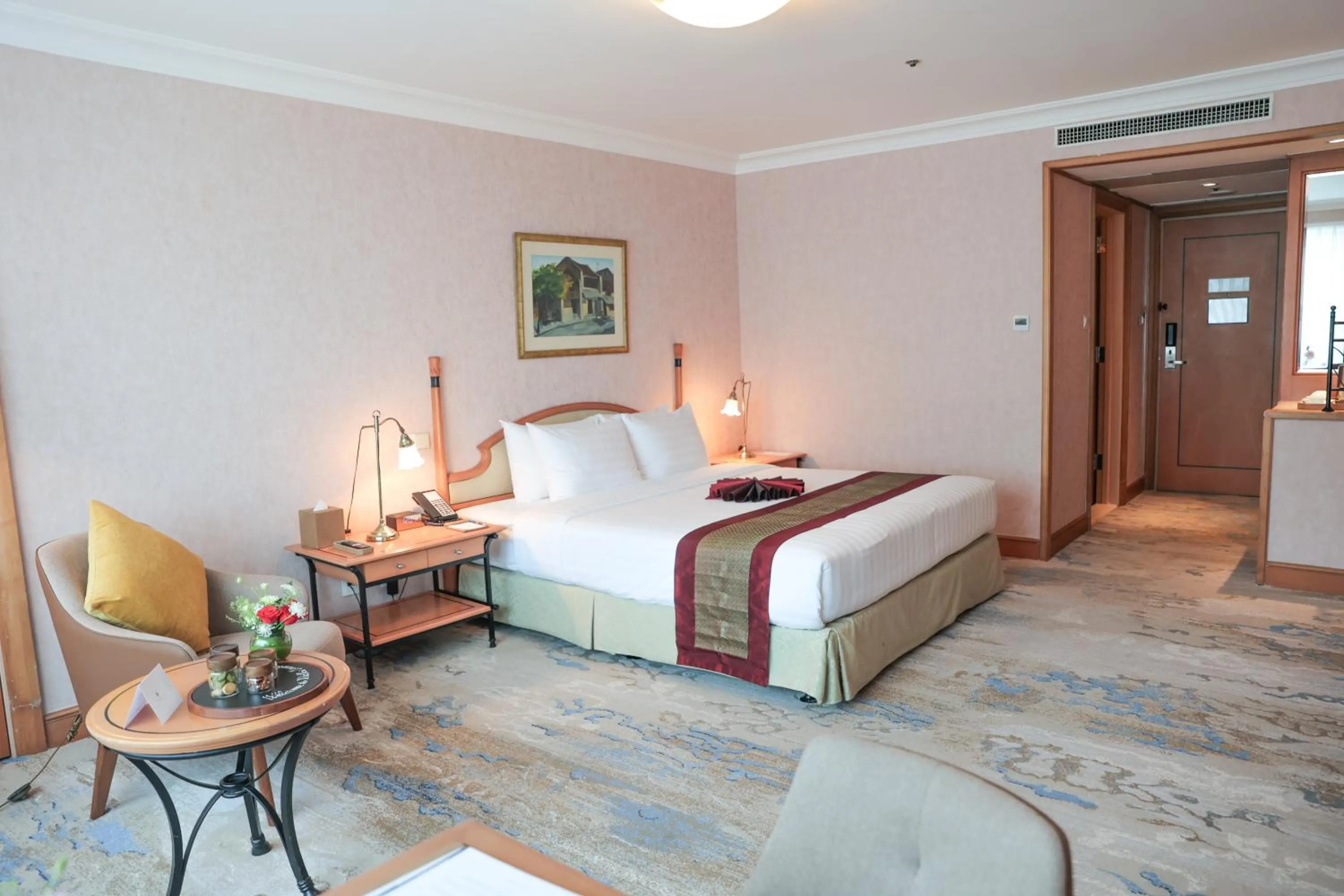 Bed in Hanoi Daewoo Hotel