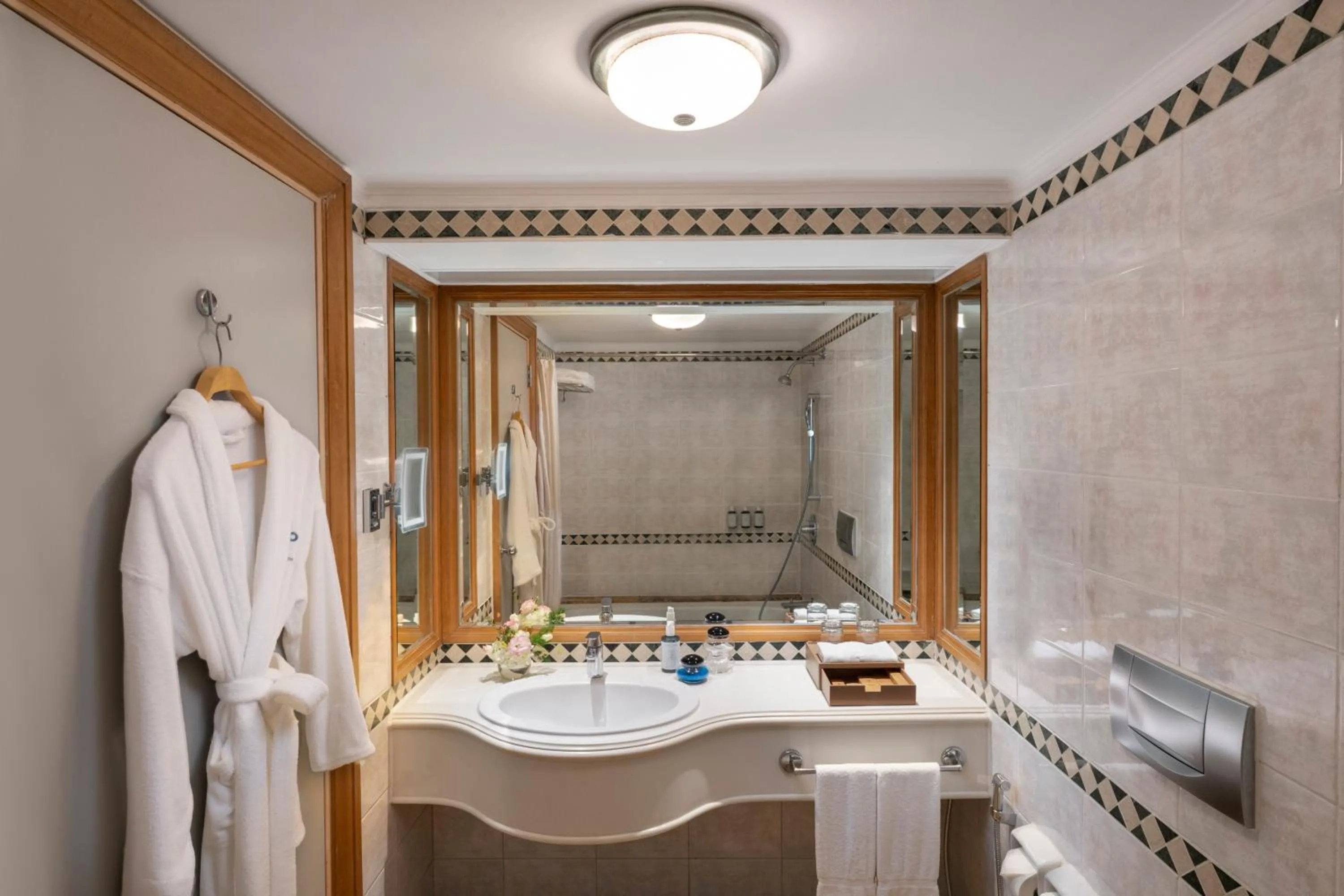 Bathroom in Hanoi Daewoo Hotel