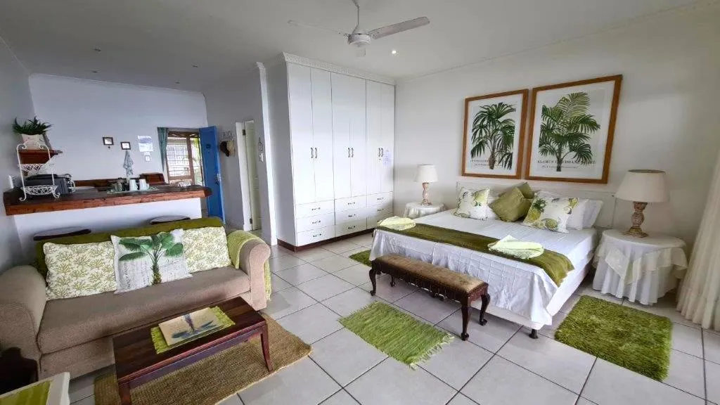 Photo of the whole room, Bed in Shaka's Seat Guesthouse