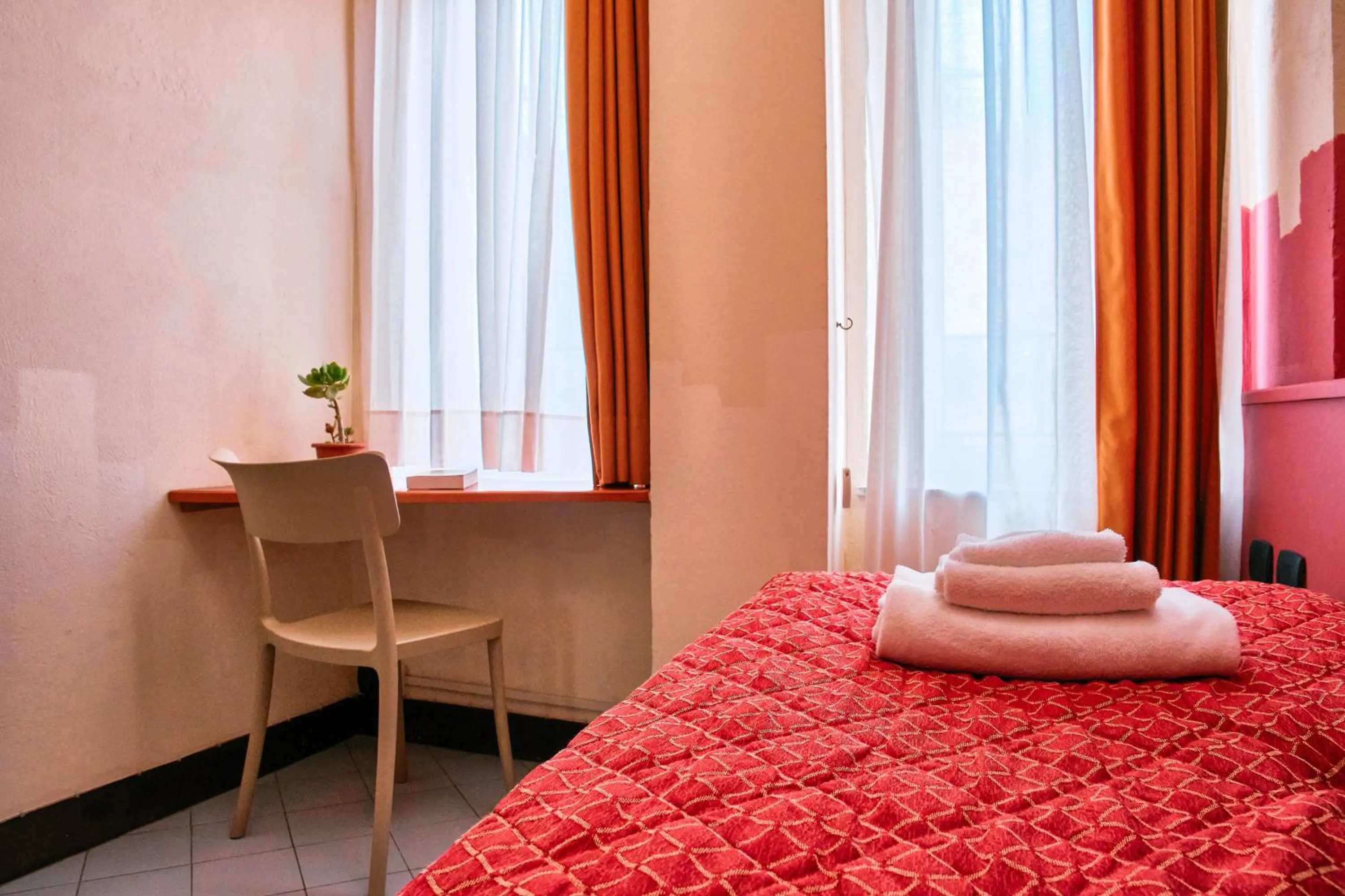 Bed in Hotel Bello by Ostello Bello