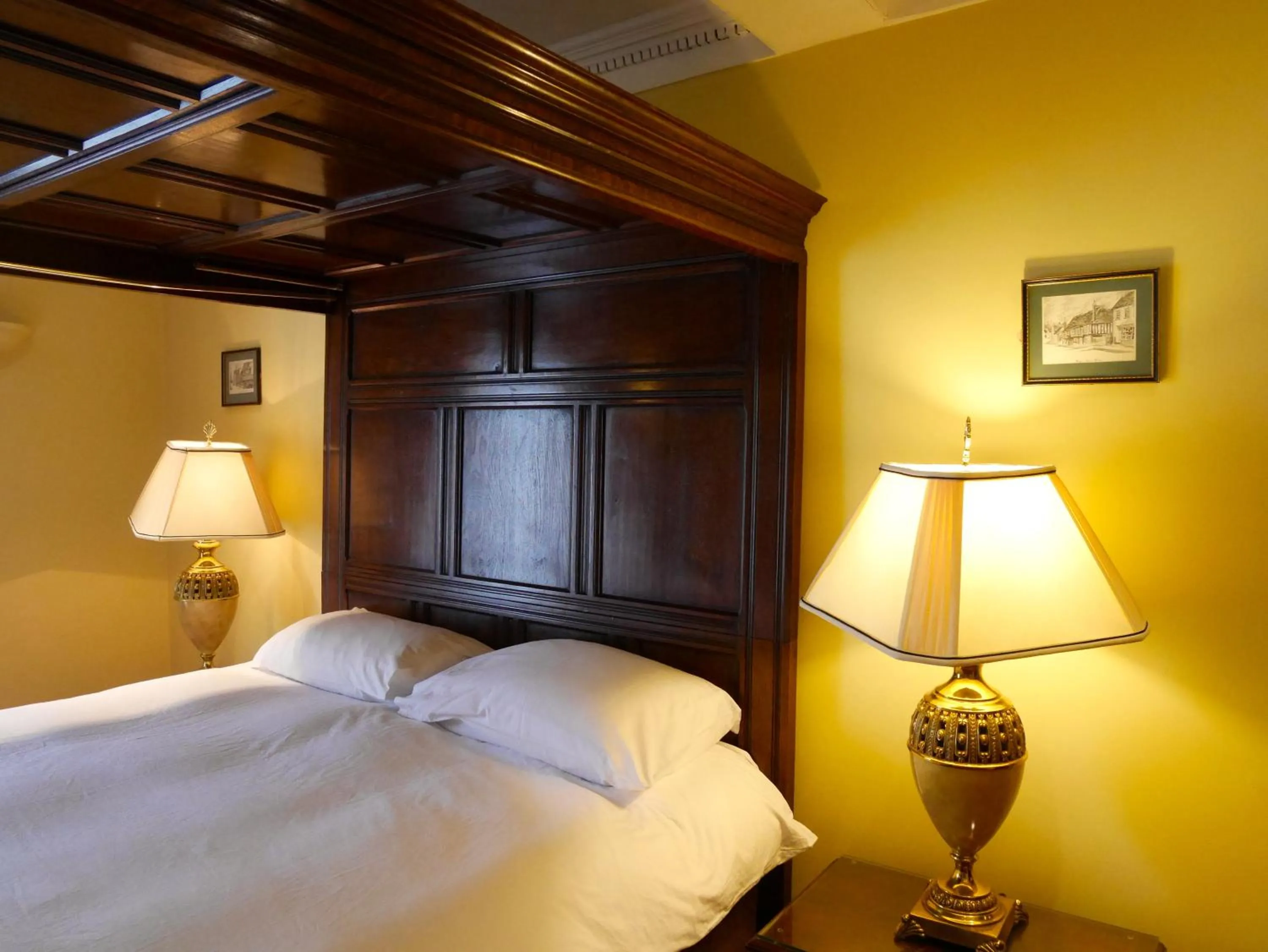 Bedroom, Bed in Villare Hitchin Town Centre