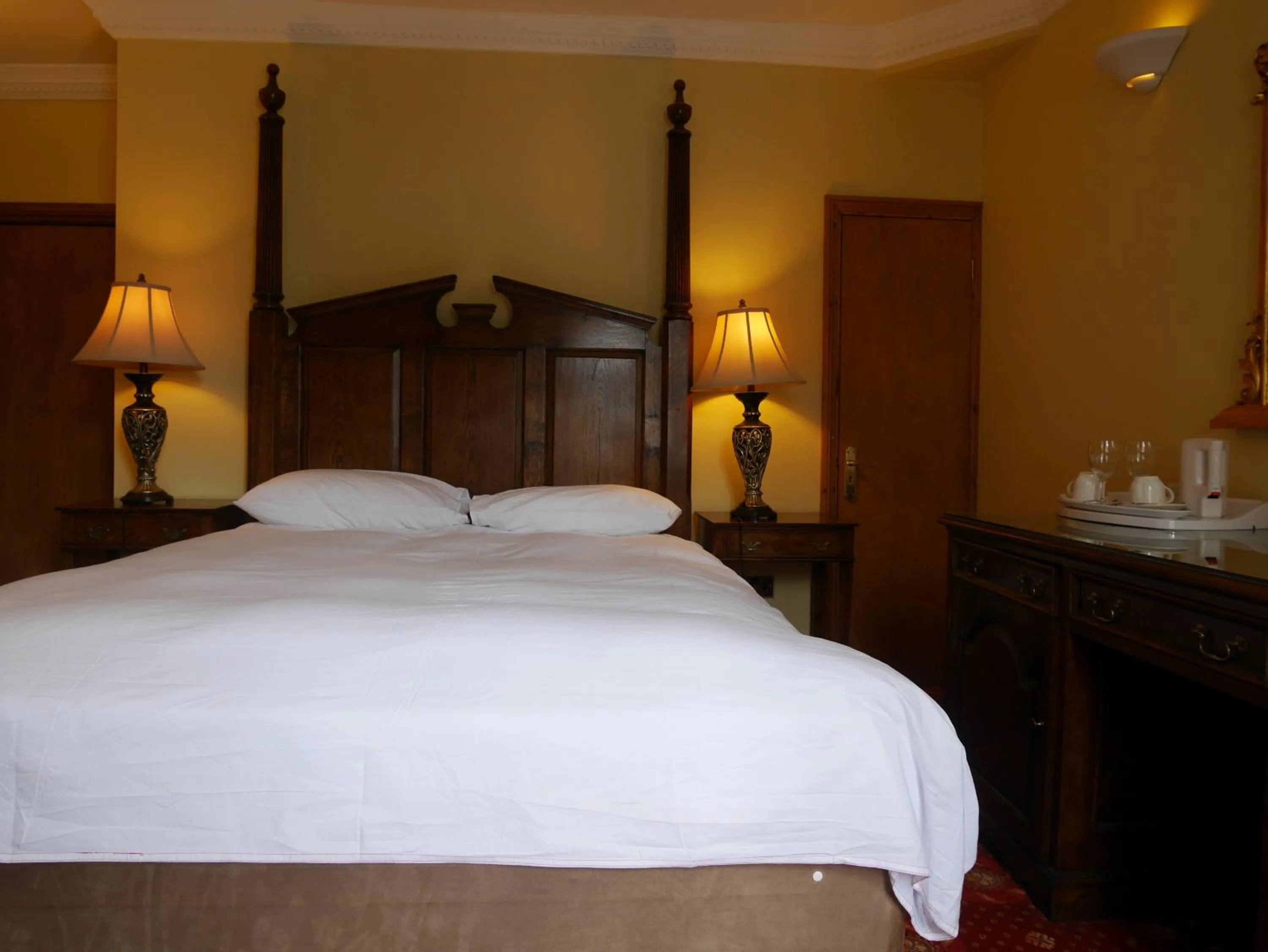 Bedroom, Bed in Villare Hitchin Town Centre