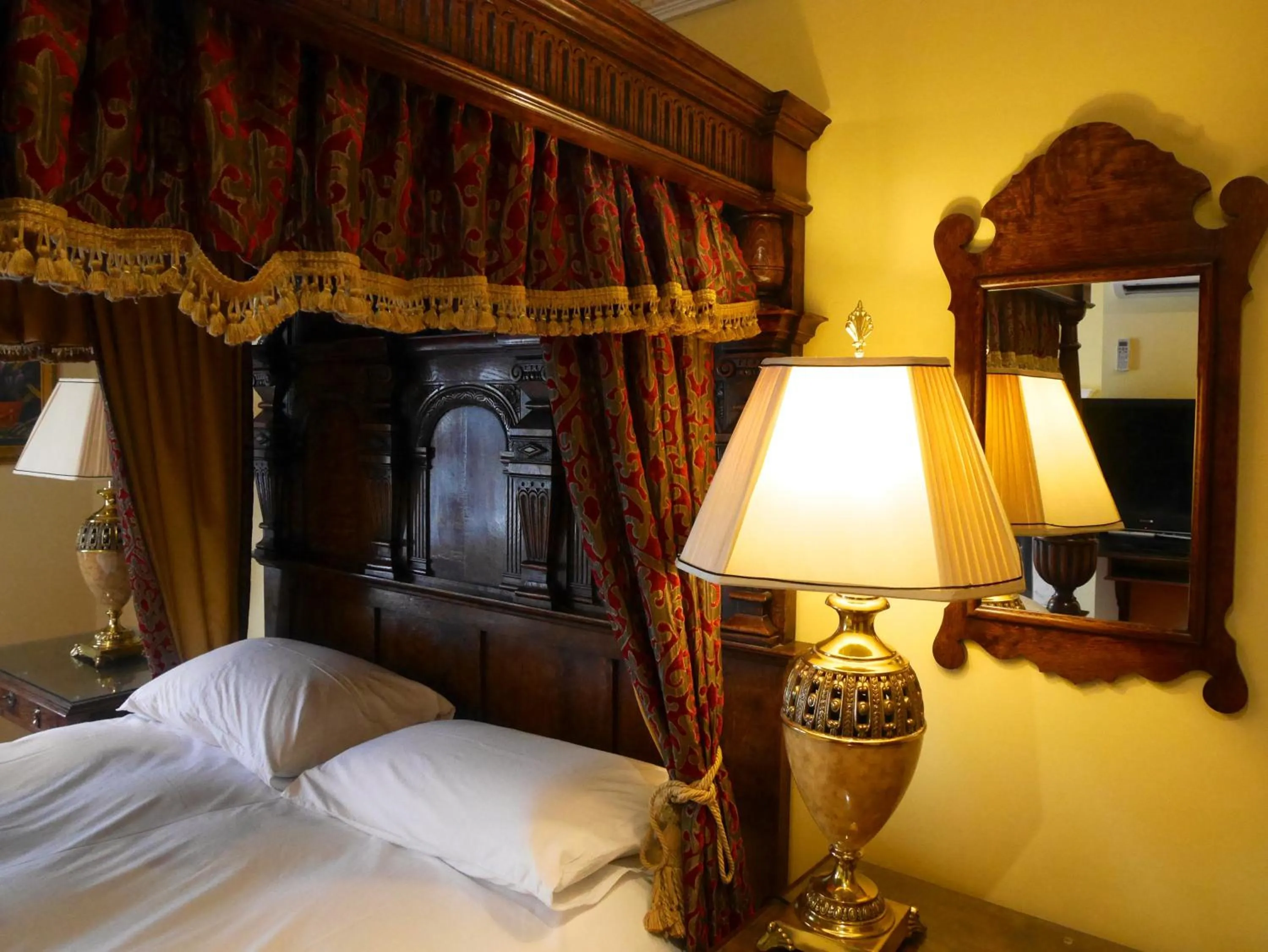 Bedroom, Bed in Villare Hitchin Town Centre