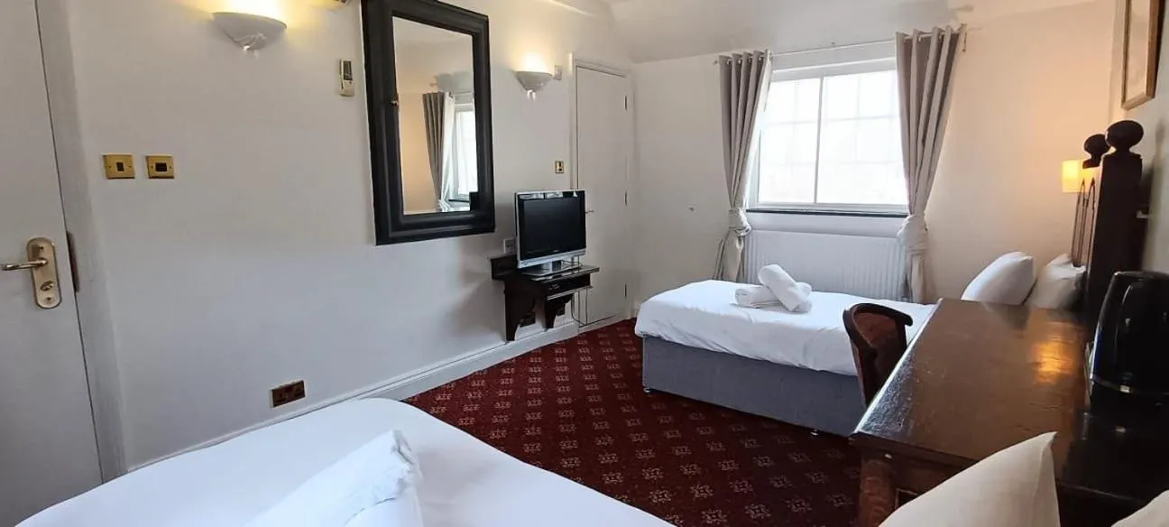 Bedroom, Bed in Villare Hitchin Town Centre