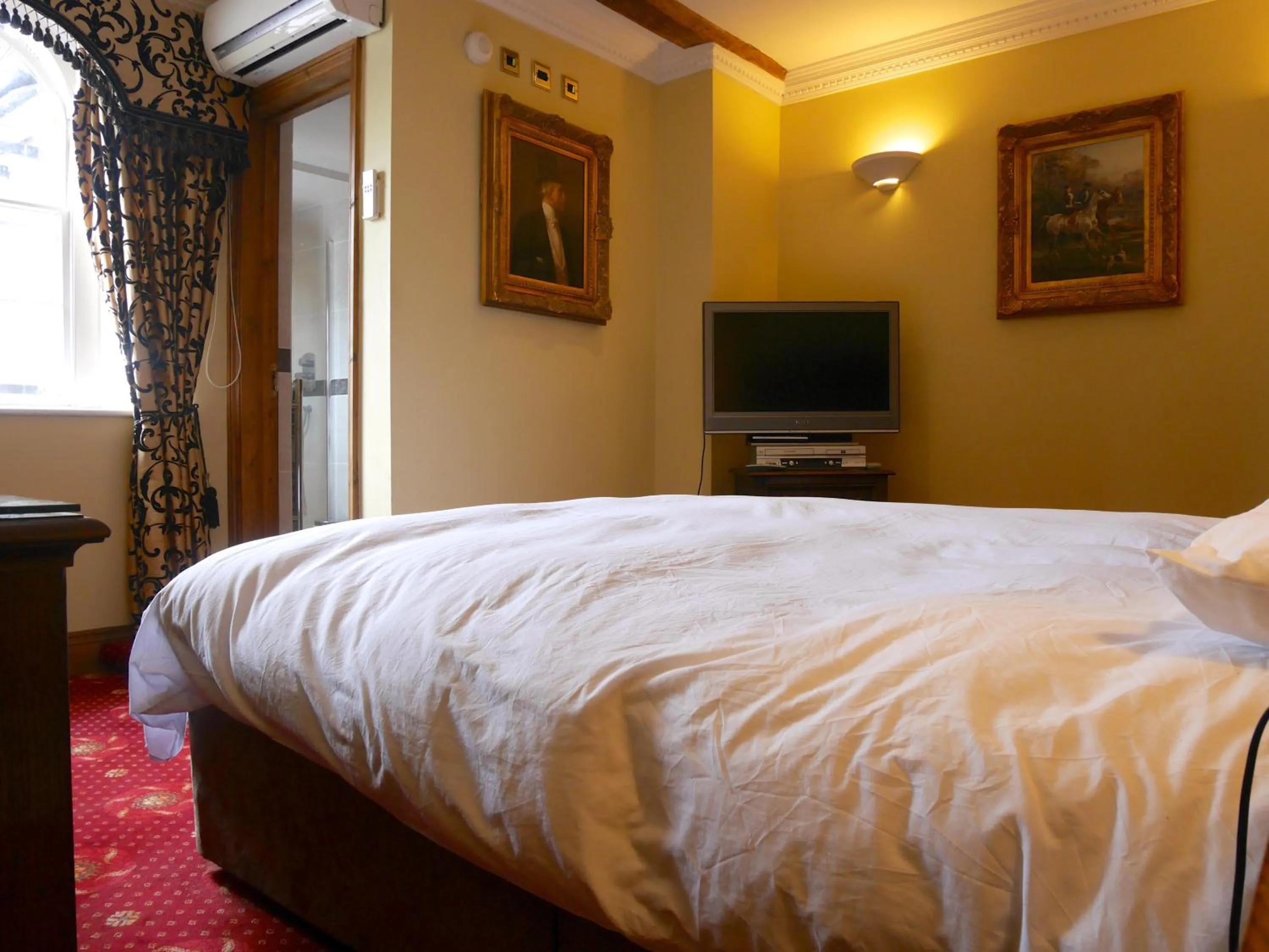 Bedroom, Bed in Villare Hitchin Town Centre