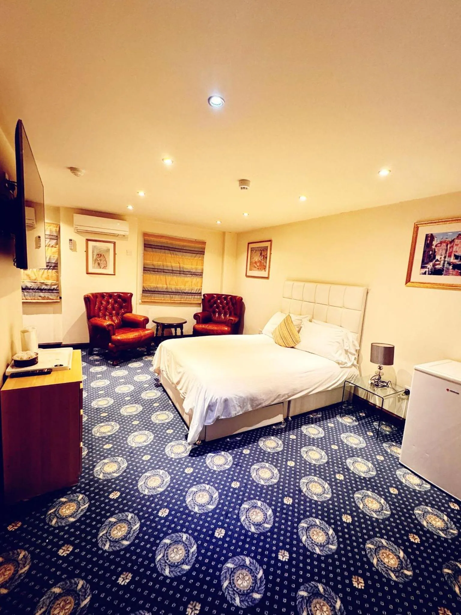 Bedroom, Bed in Villare Hitchin Town Centre