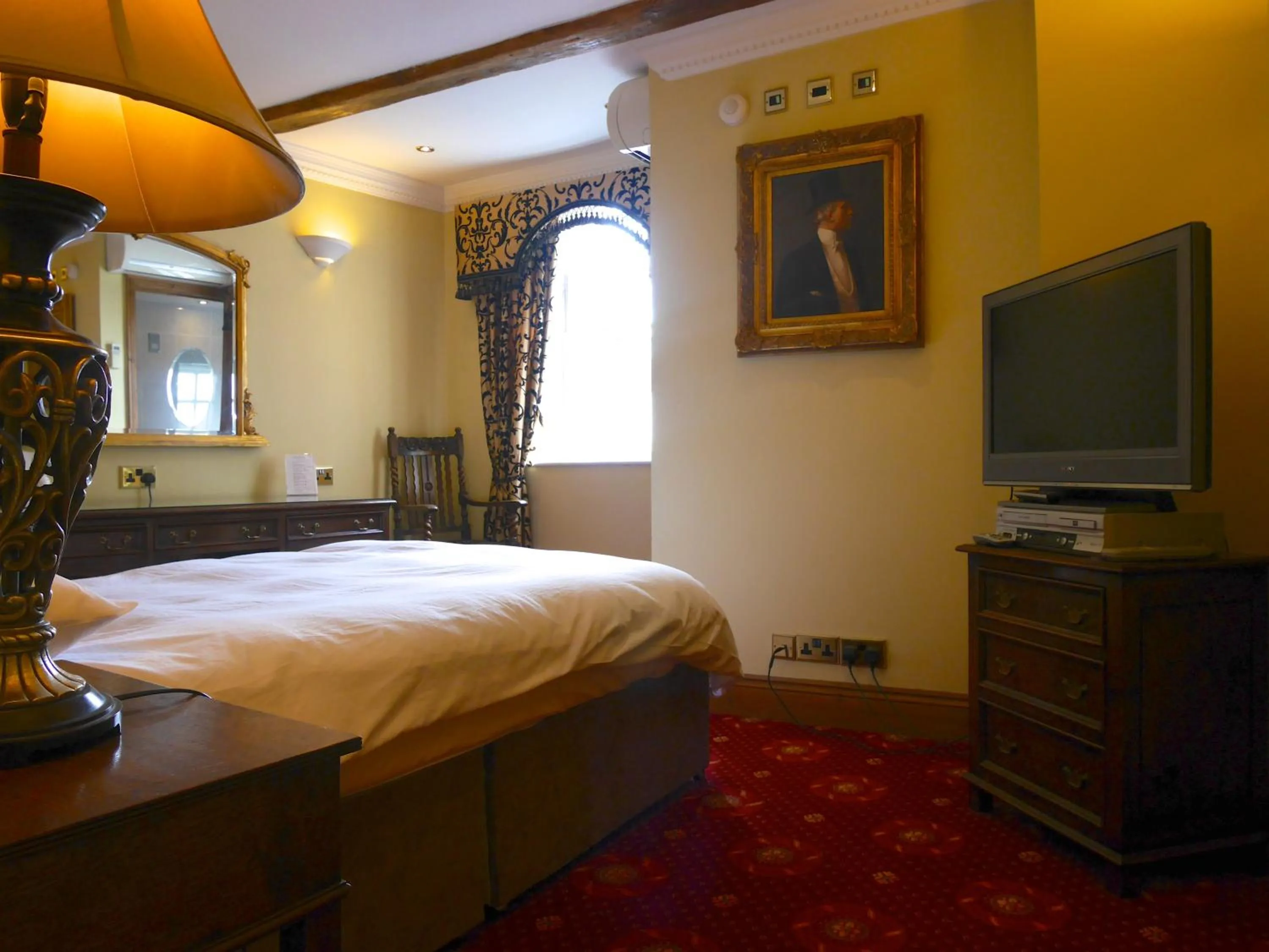 Bedroom, Bed in Villare Hitchin Town Centre