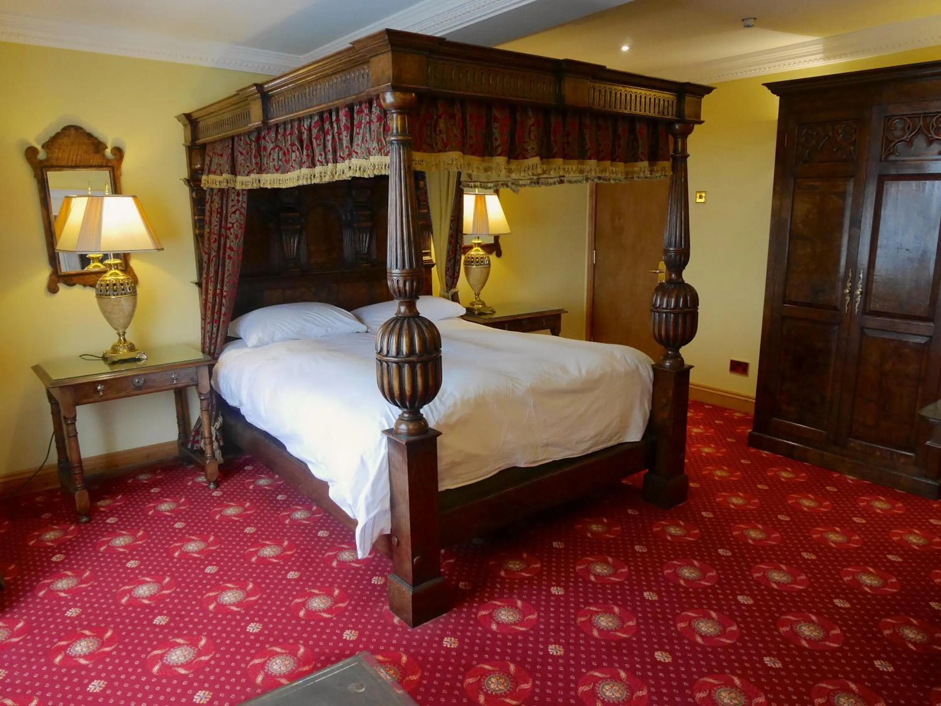 Bedroom, Bed in Villare Hitchin Town Centre