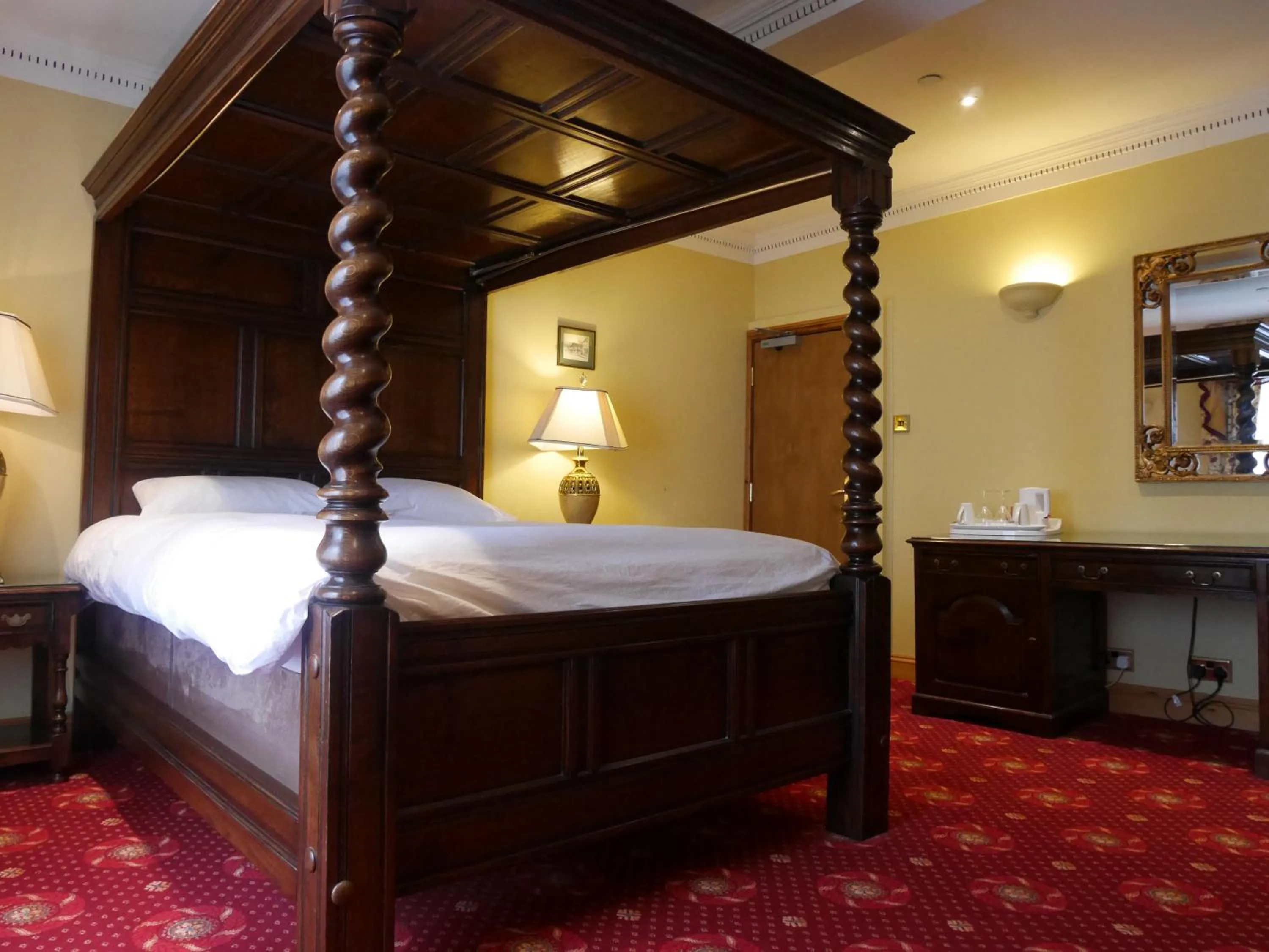 Bedroom, Bed in Villare Hitchin Town Centre