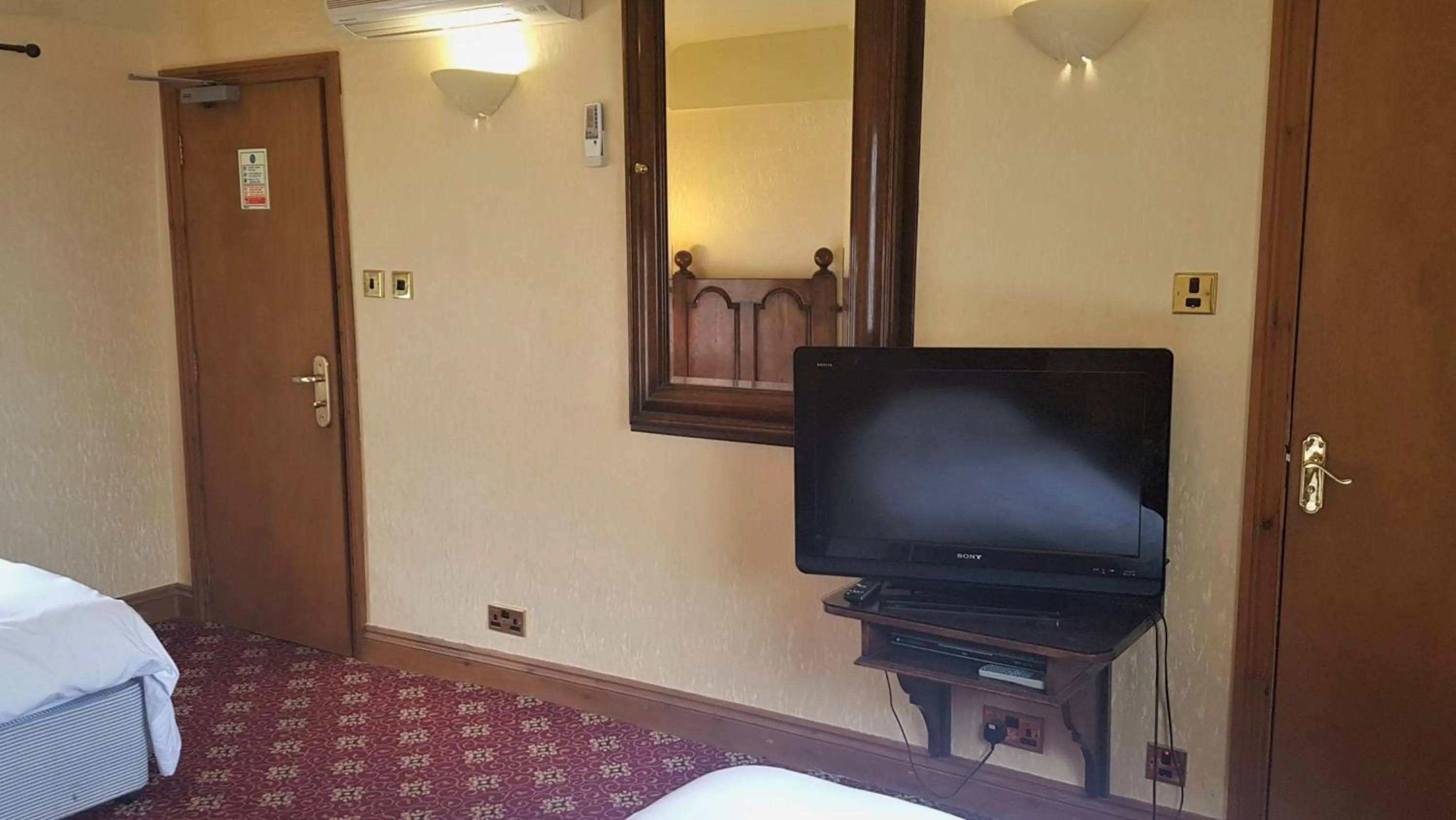 TV and multimedia, Bed in Villare Hitchin Town Centre