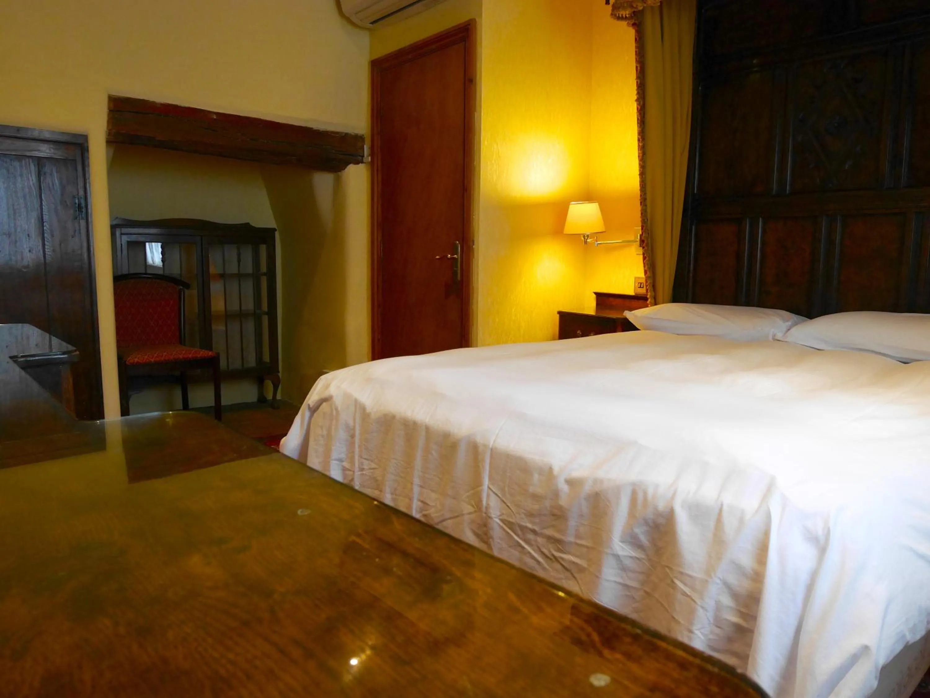 Bedroom, Bed in Villare Hitchin Town Centre