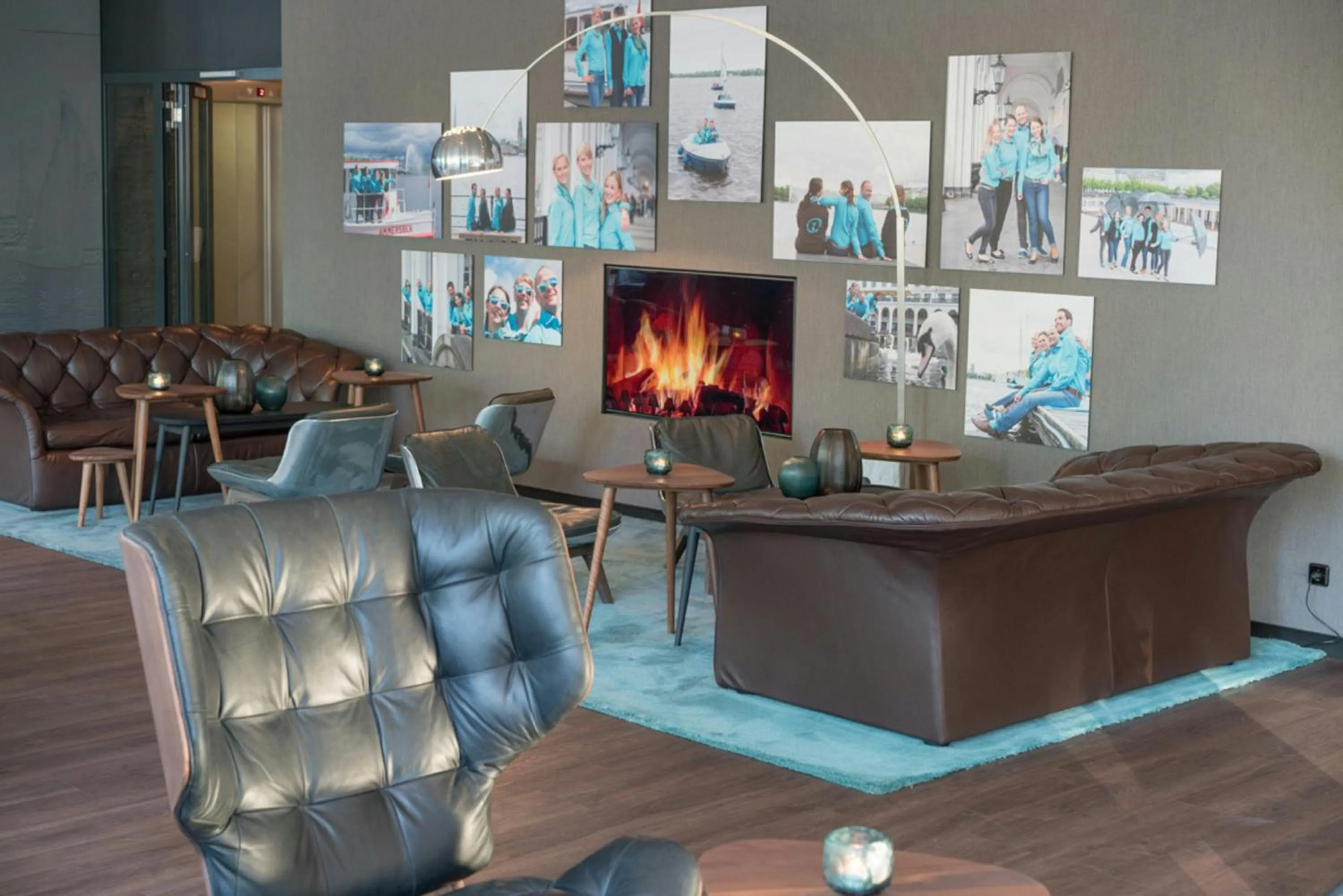 Lounge or bar in Motel One Hamburg-Alster