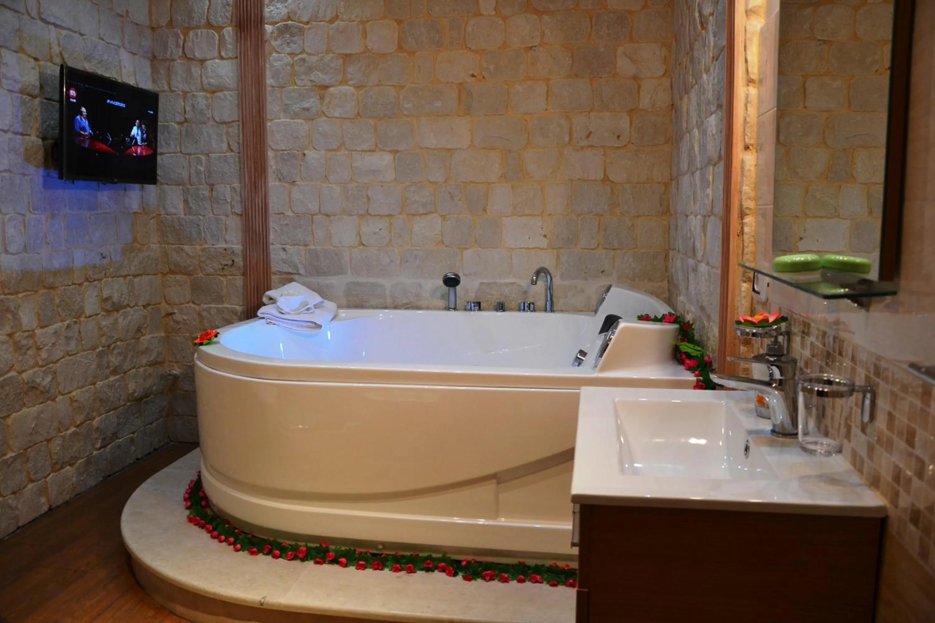 Hot Tub in Casa Aruci Sweet Home