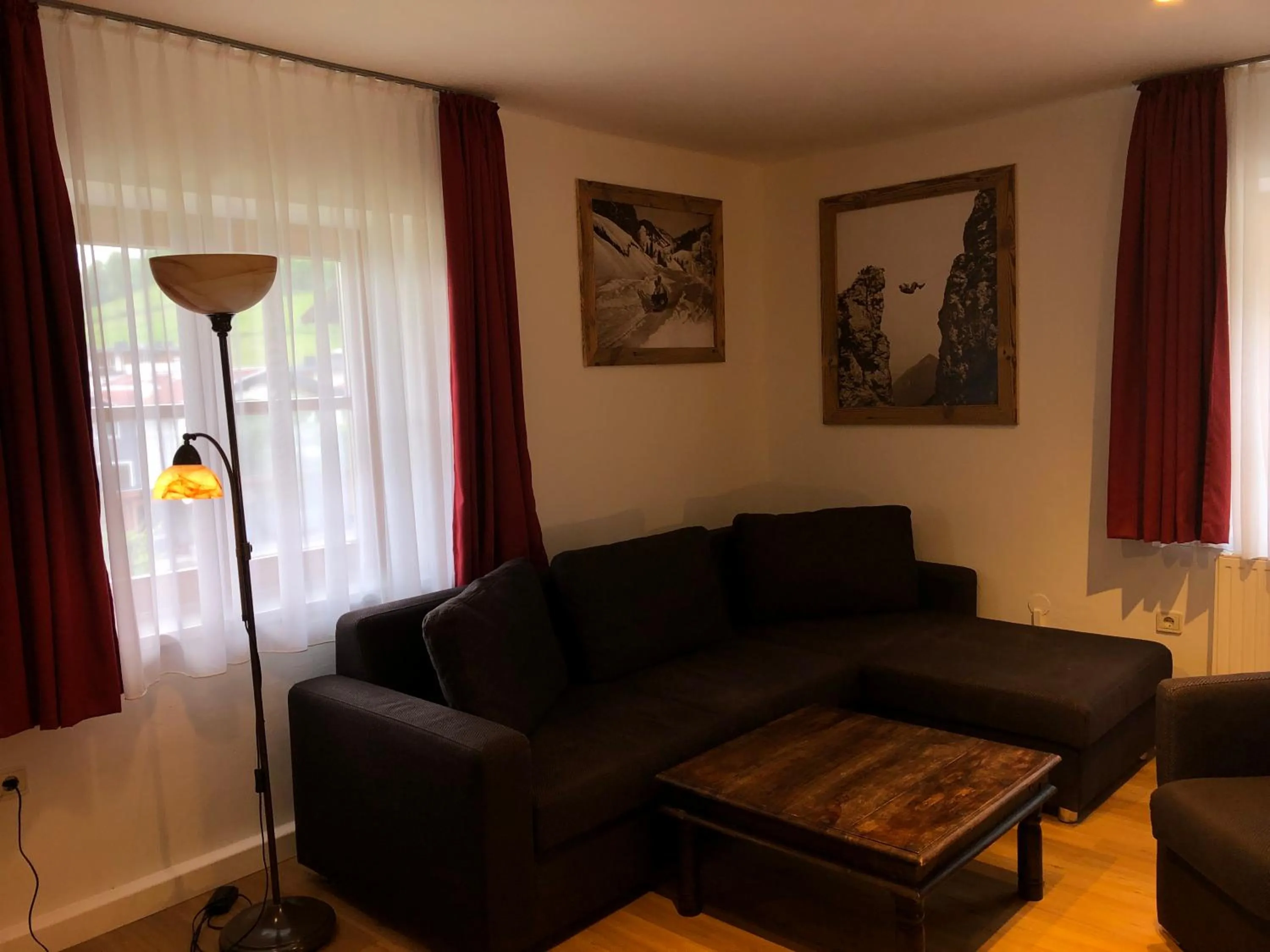 Living room in Familienappartements Eder - Free entry to Tauern SPA Kaprun included
