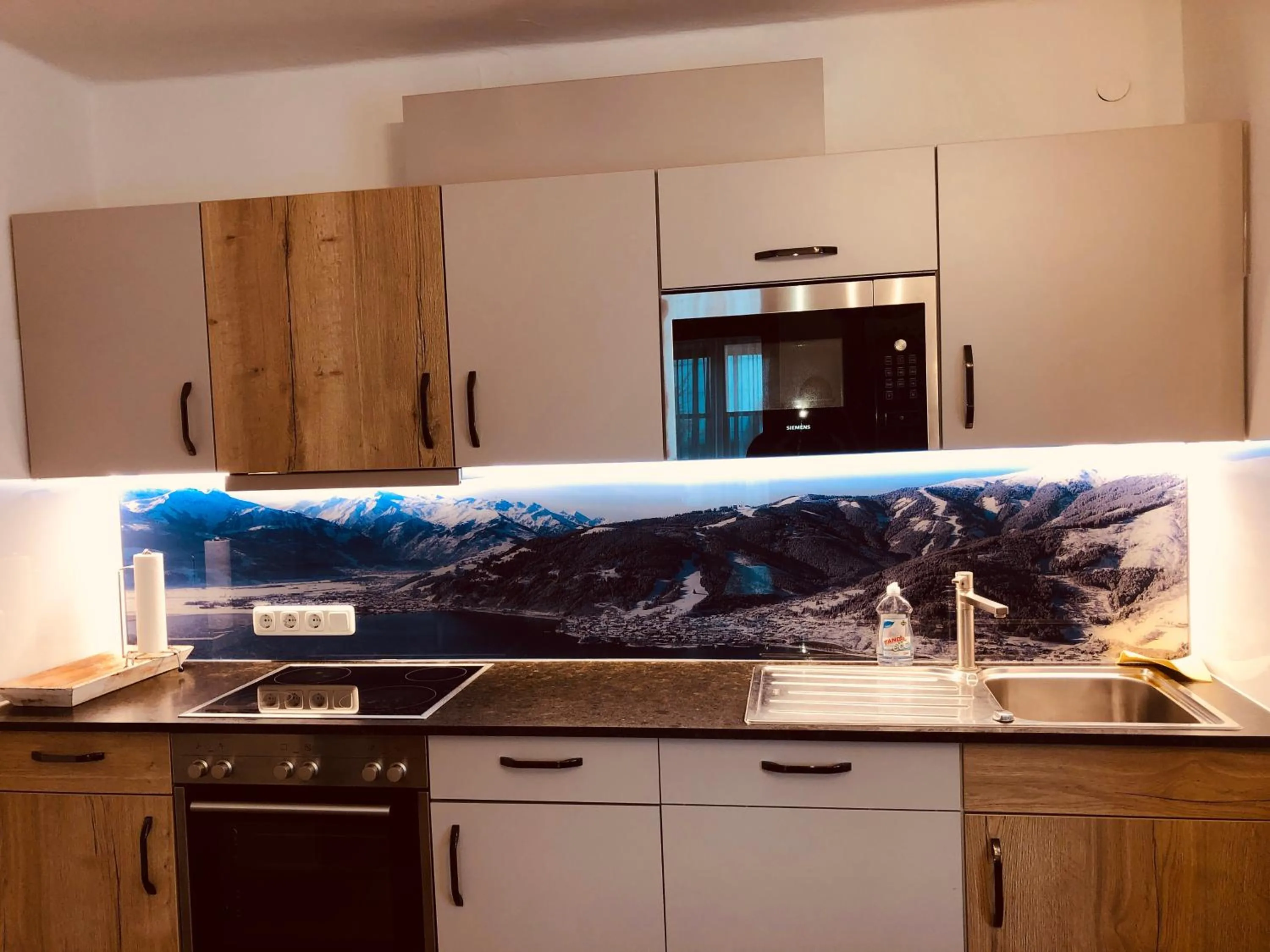 Kitchen or kitchenette in Familienappartements Eder - Free entry to Tauern SPA Kaprun included