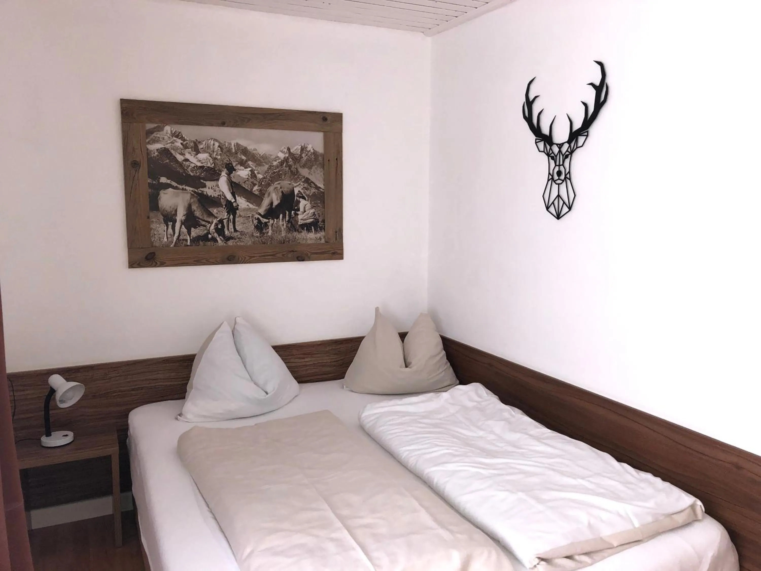 Bedroom, Bed in Familienappartements Eder - Free entry to Tauern SPA Kaprun included