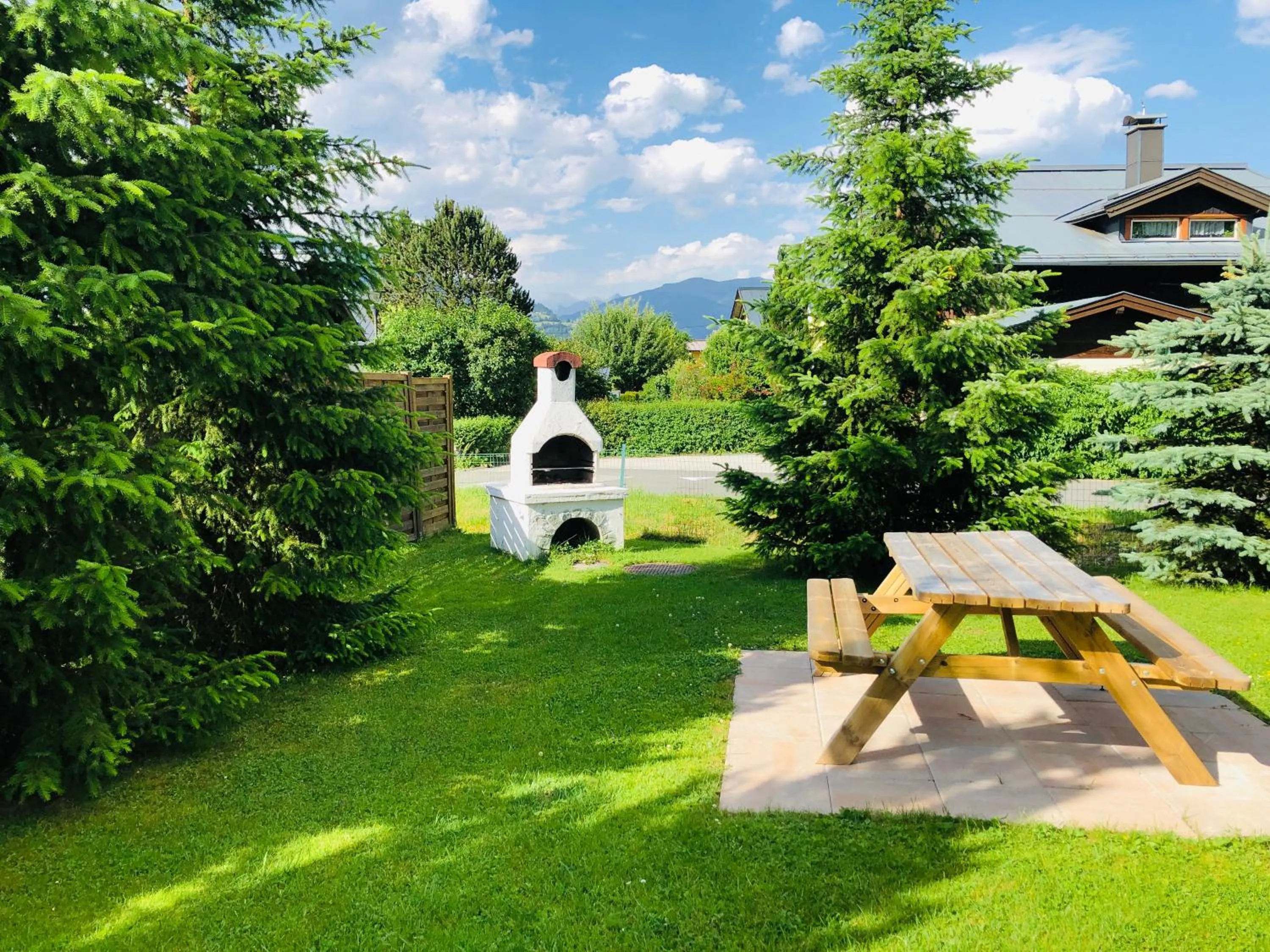 BBQ facilities in Familienappartements Eder - Free entry to Tauern SPA Kaprun included