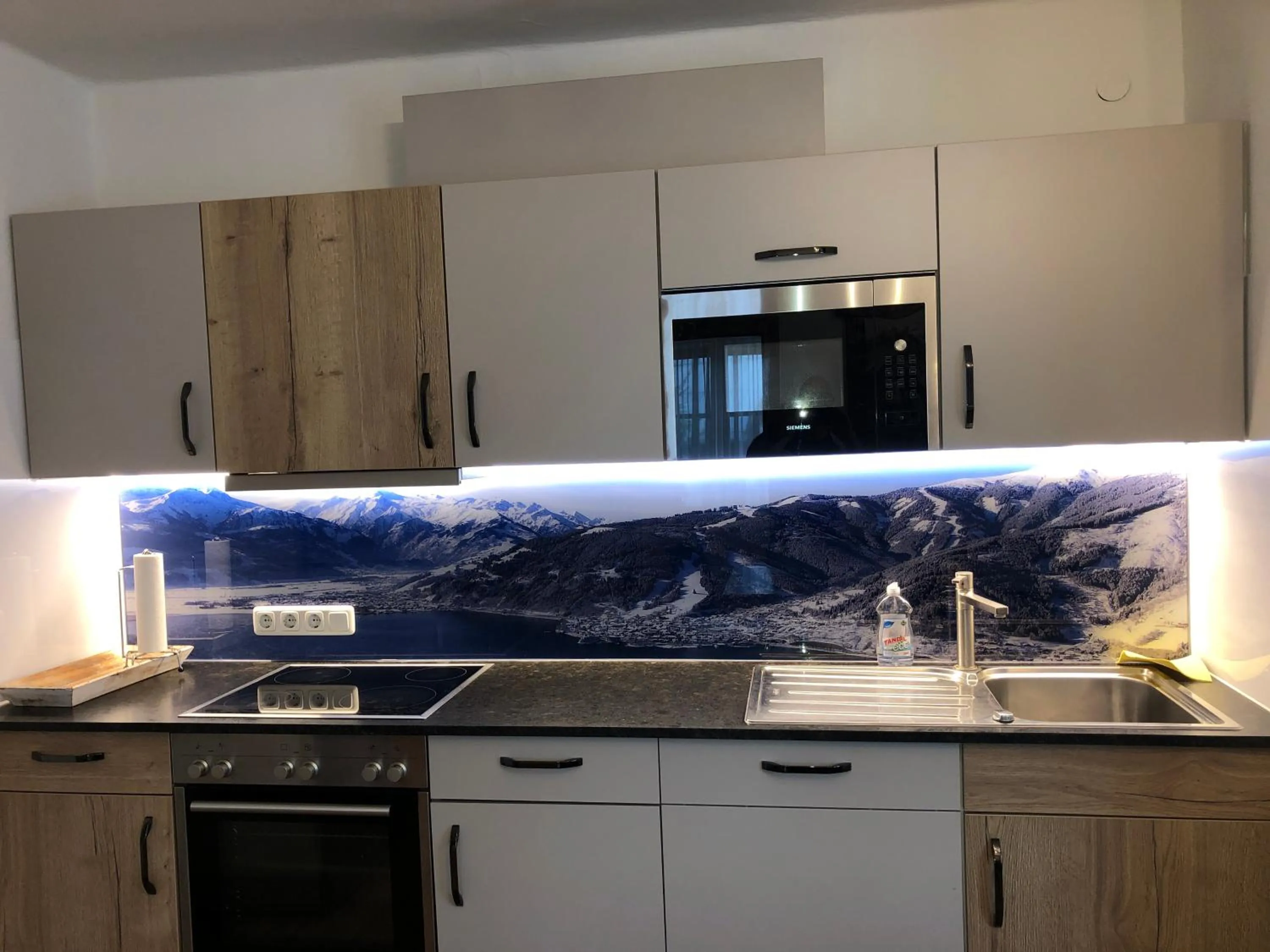 Kitchen or kitchenette in Familienappartements Eder - Free entry to Tauern SPA Kaprun included