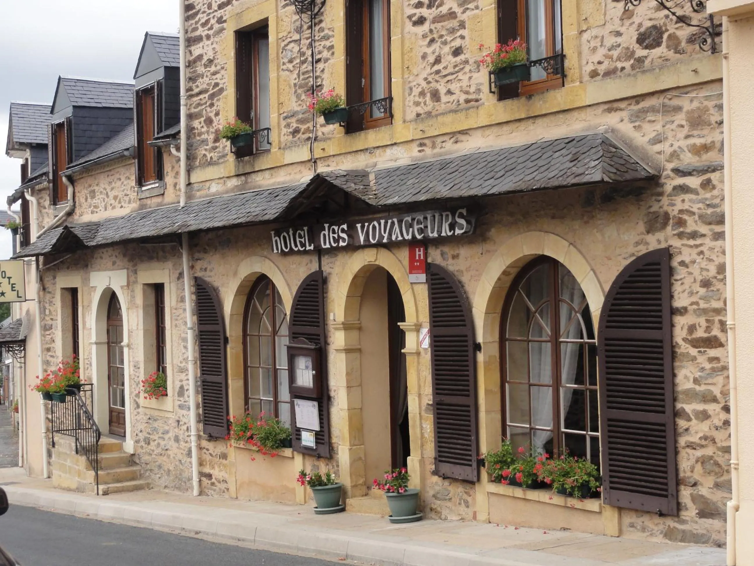 Facade/entrance in Hotel des Voyageurs