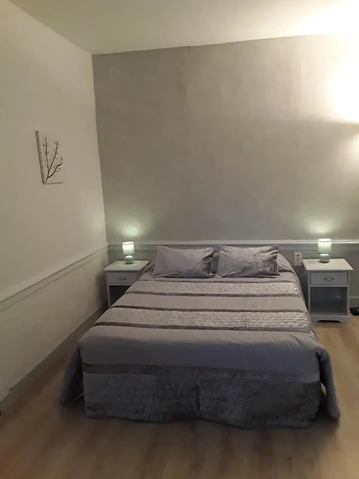 Bed in Hotel des Voyageurs
