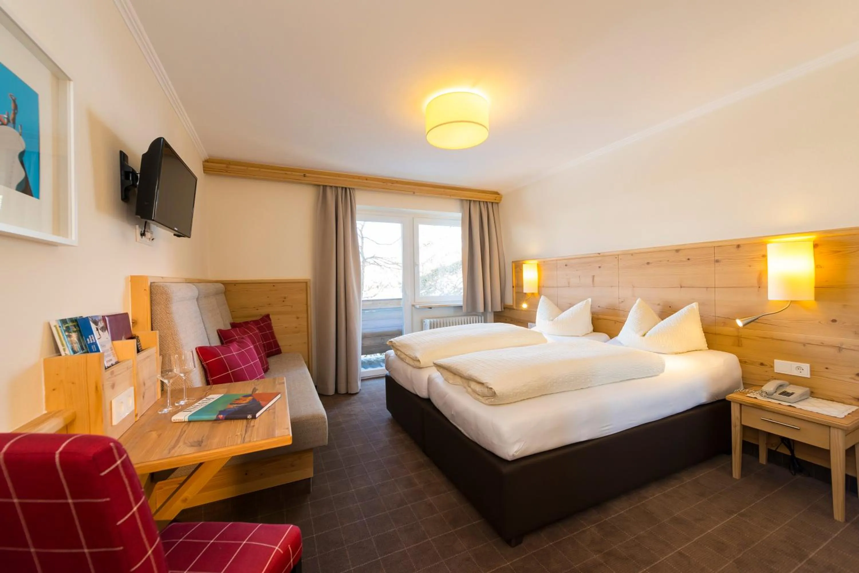 Photo of the whole room, Bed in Hotel Garni Entstrasser