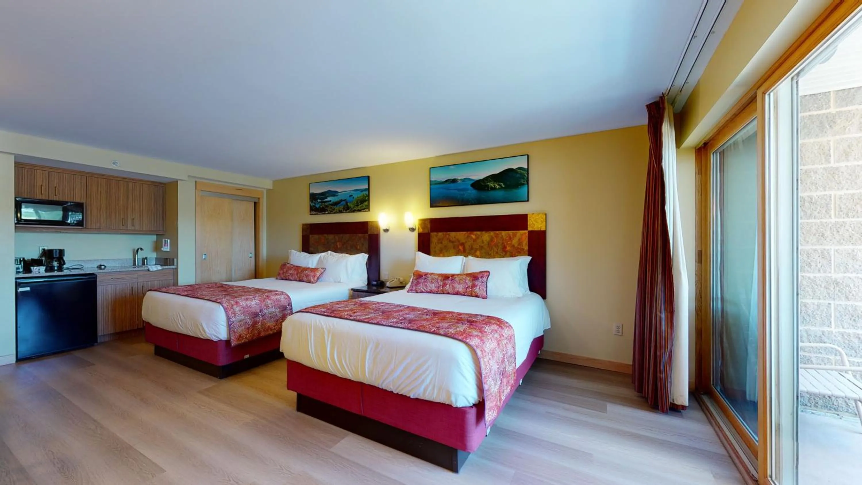 Bedroom, Bed in Surfside On The Lake