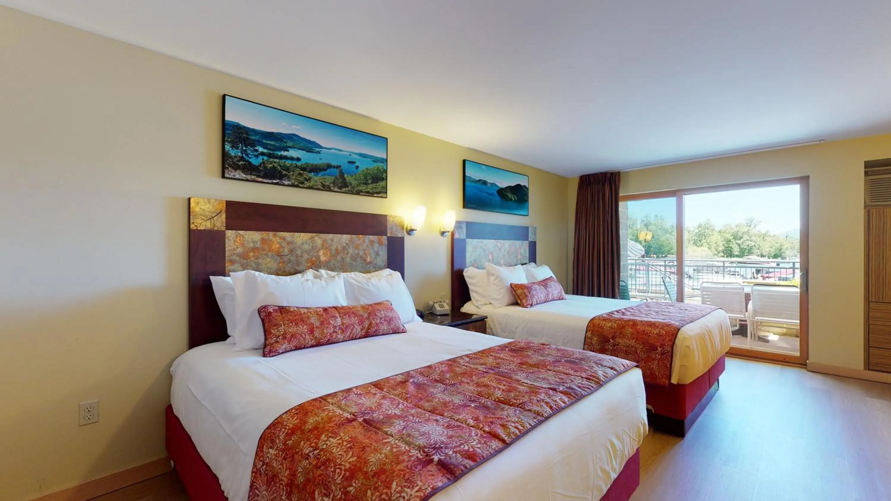 Bedroom, Bed in Surfside On The Lake