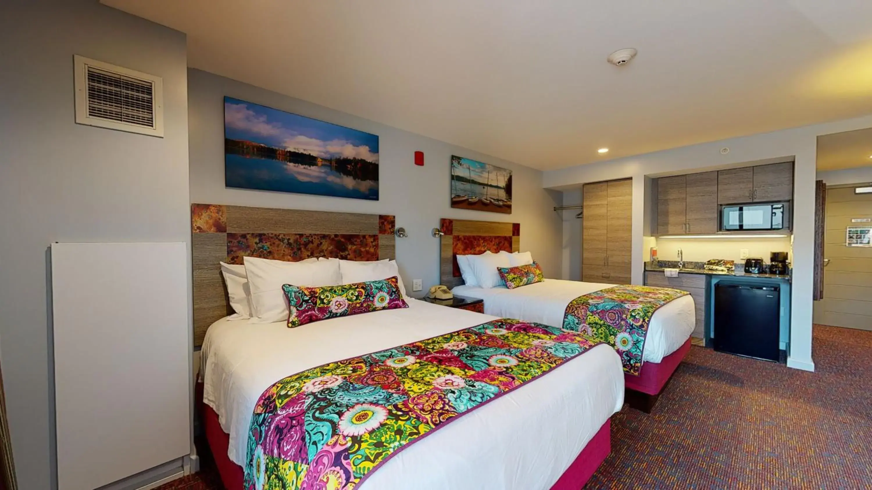 Bedroom, Bed in Surfside On The Lake Bedroom, Bed in Surfside On The Lake