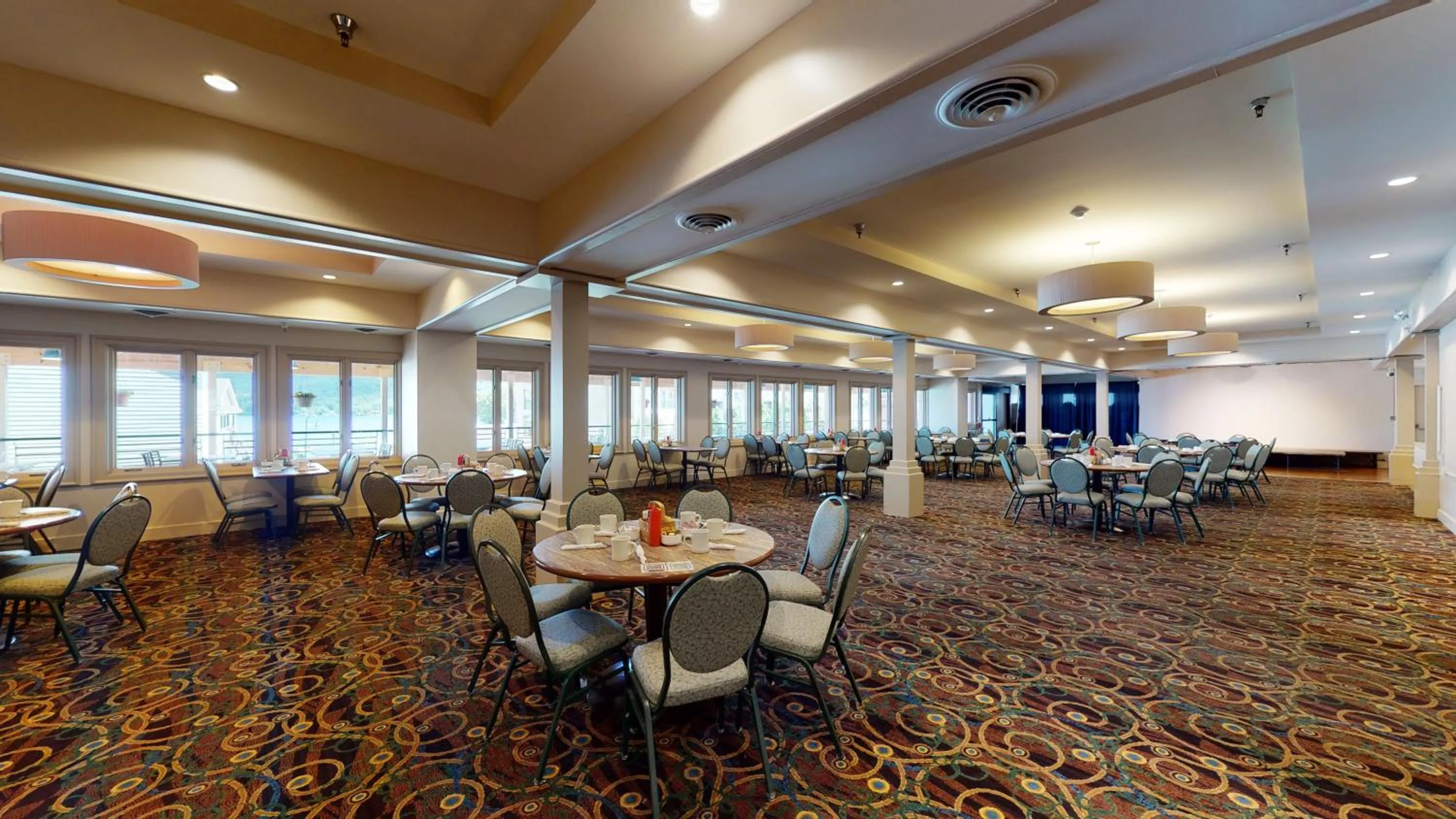 Restaurant/places to eat in Surfside On The Lake